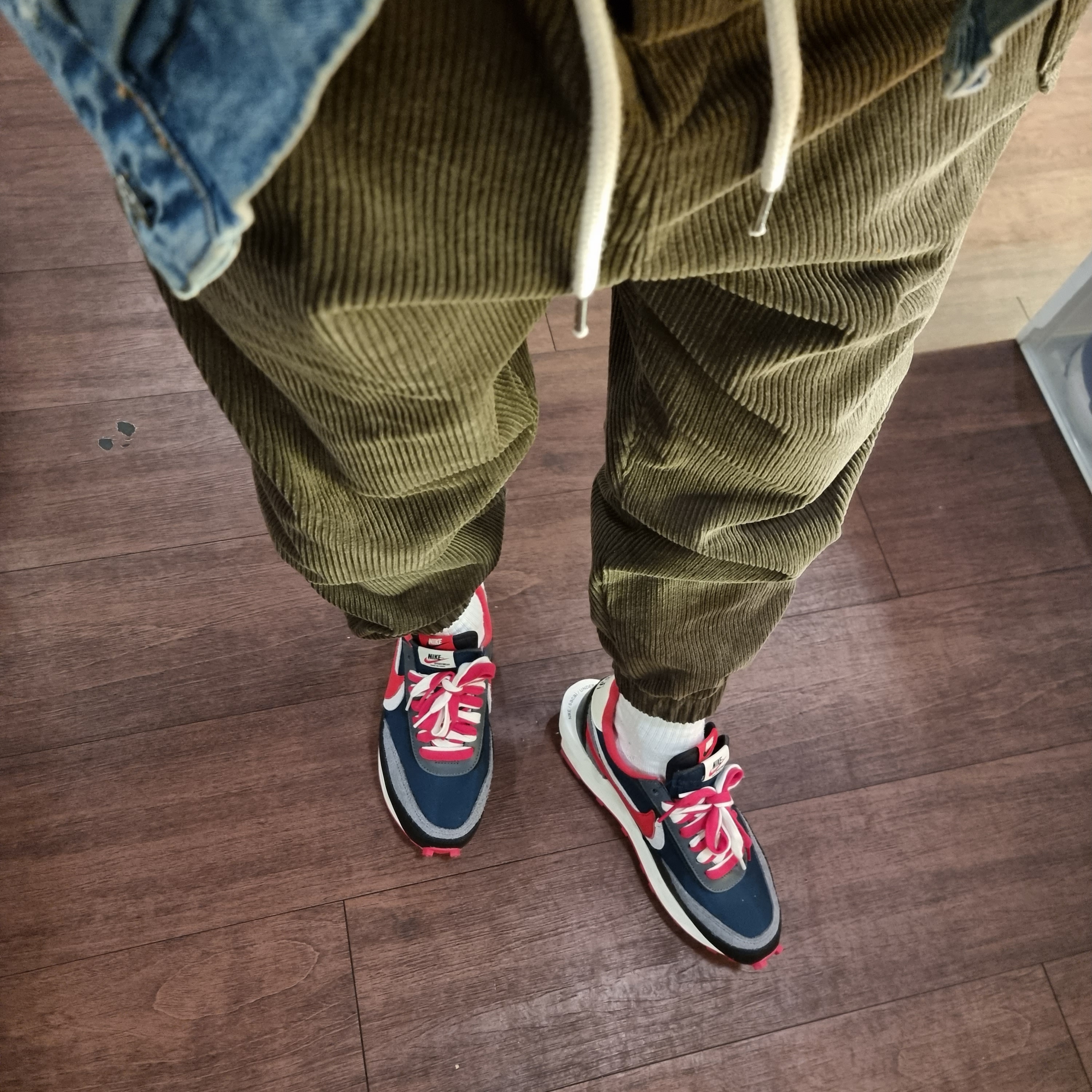 Nike x Sacai x Undercover LDWaffle Midnight Spruce University Red 착용 스타일