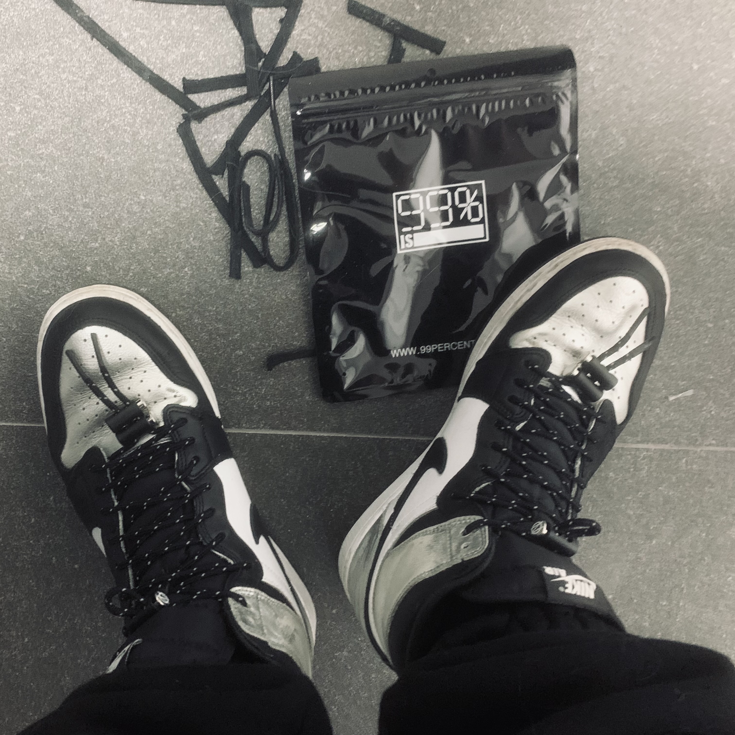 (W) Jordan 1 Retro High OG Silver Toe 착용 스타일 - 1