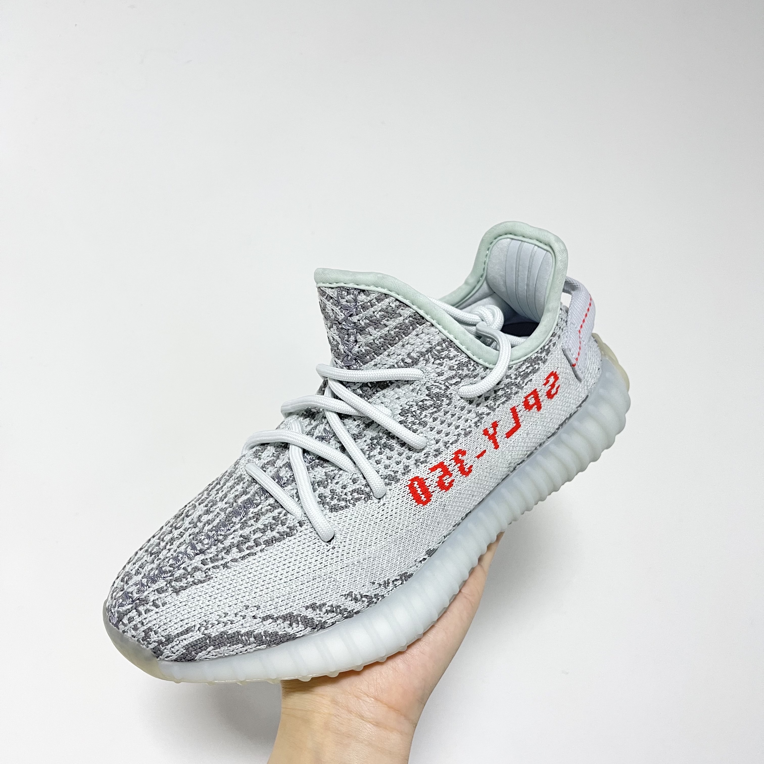 Adidas Yeezy Boost 350 V2 Blue Tint 2017 착용 스타일