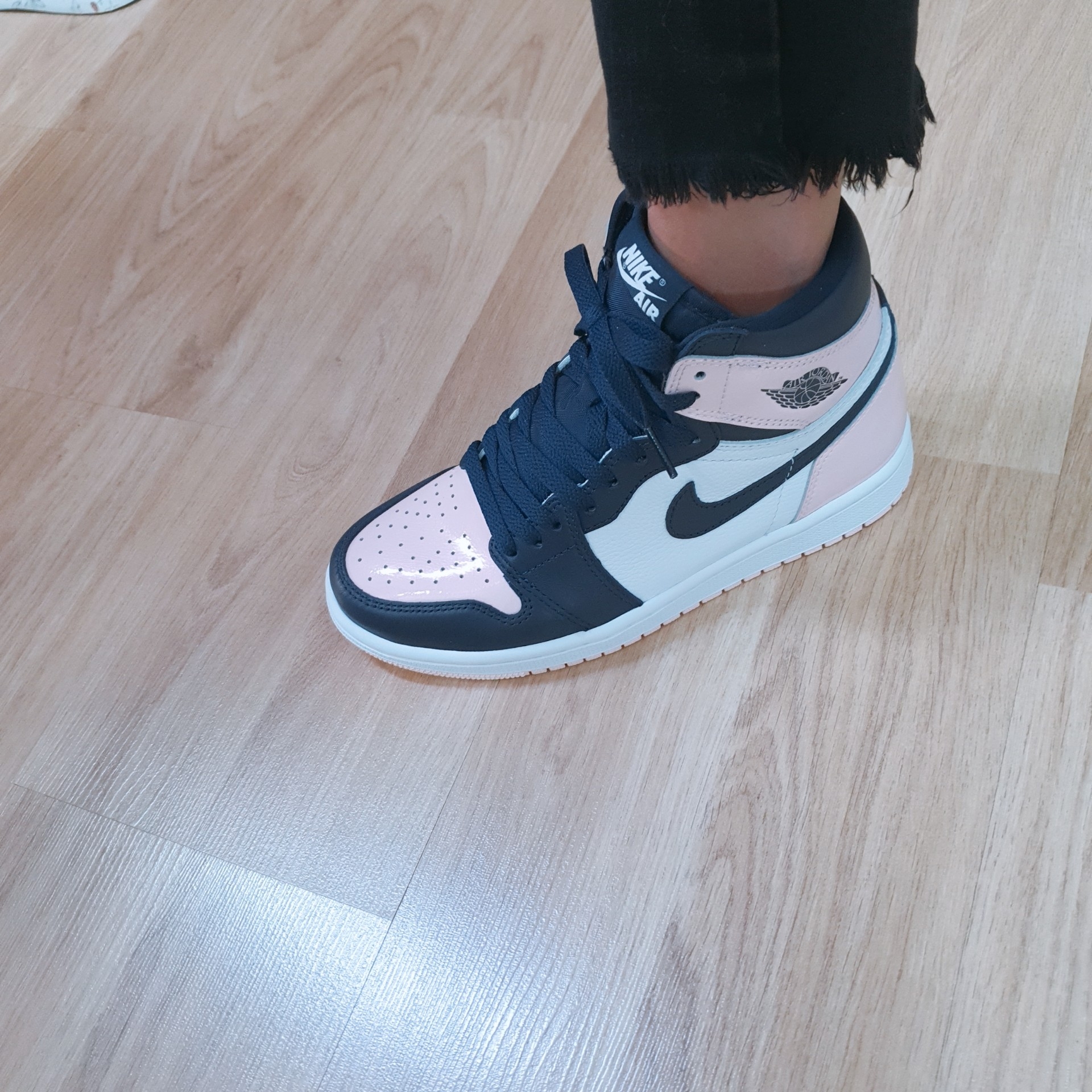 (W) Jordan 1 Retro High OG Atmosphere 착용 스타일 - 4
