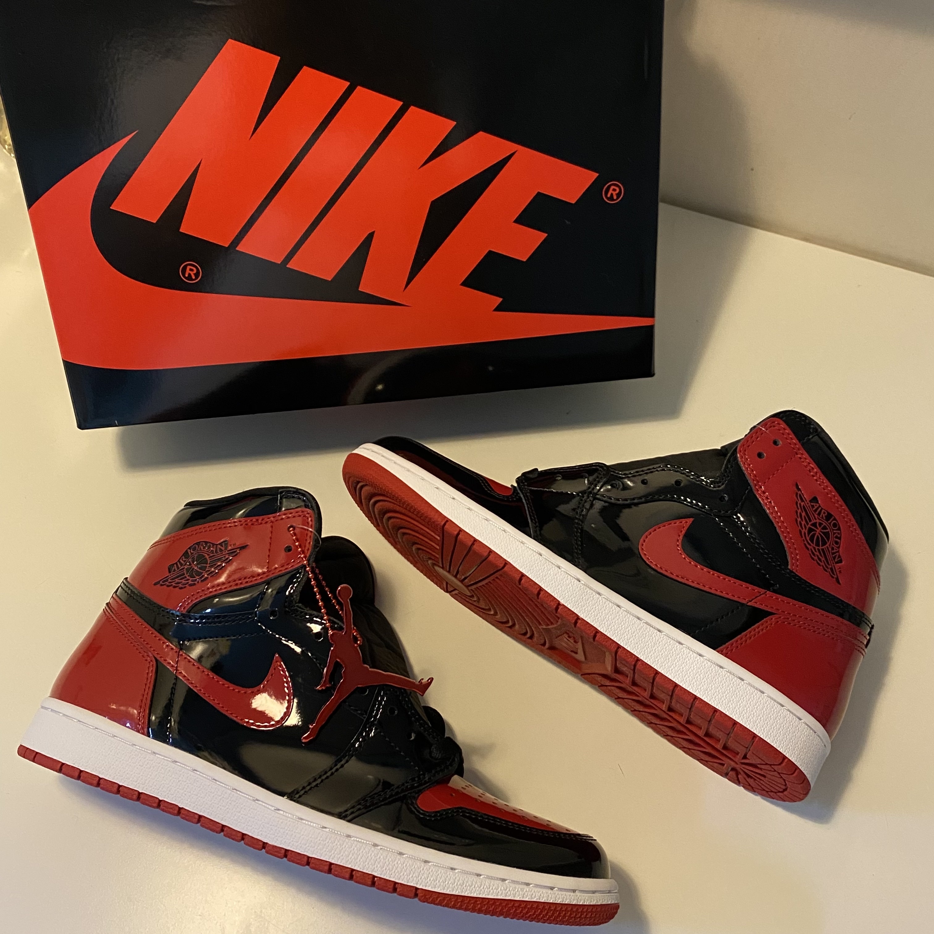 Jordan 1 Retro High OG Patent Bred 착용 스타일 - 4