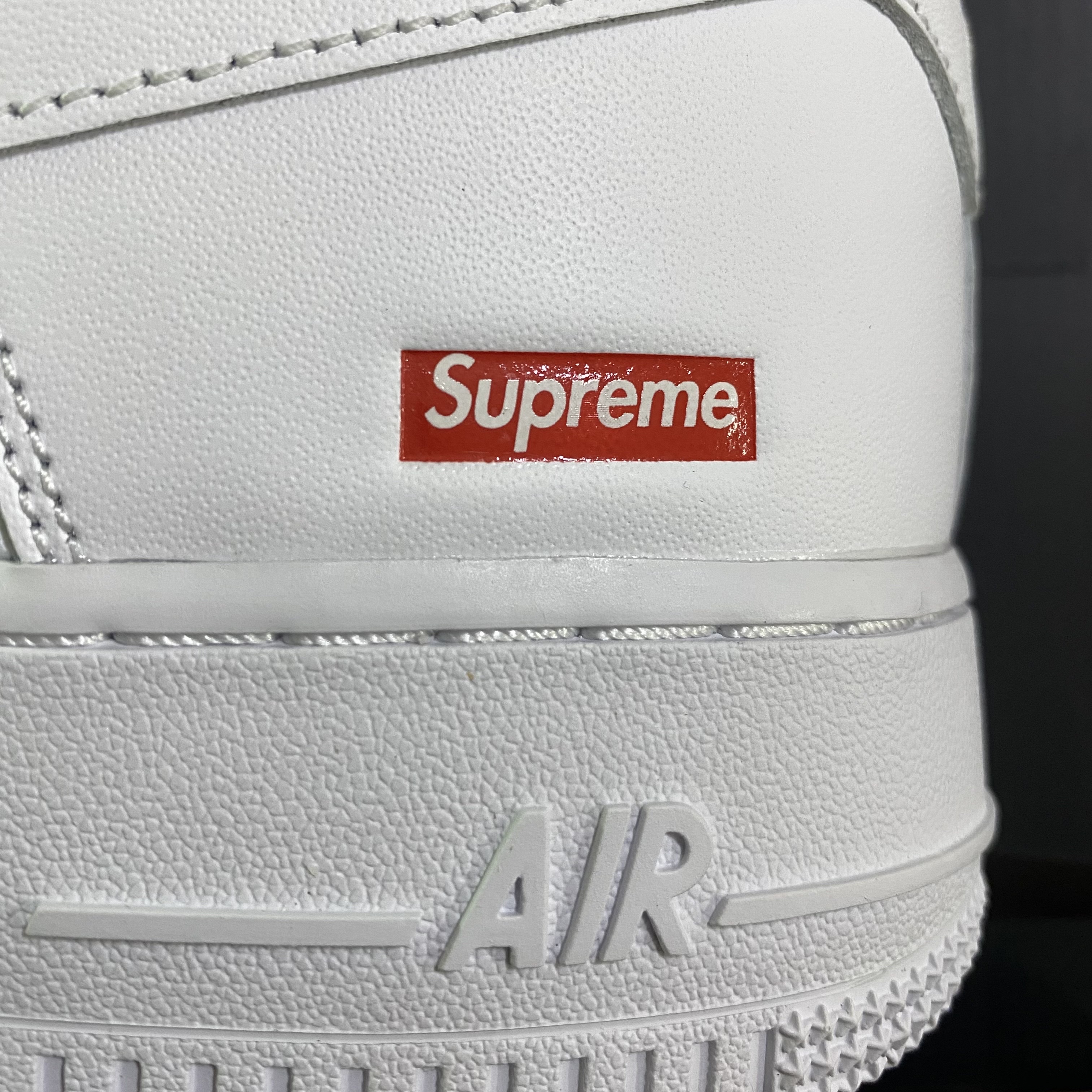 Nike x Supreme Air Force 1 Low White 착용 스타일