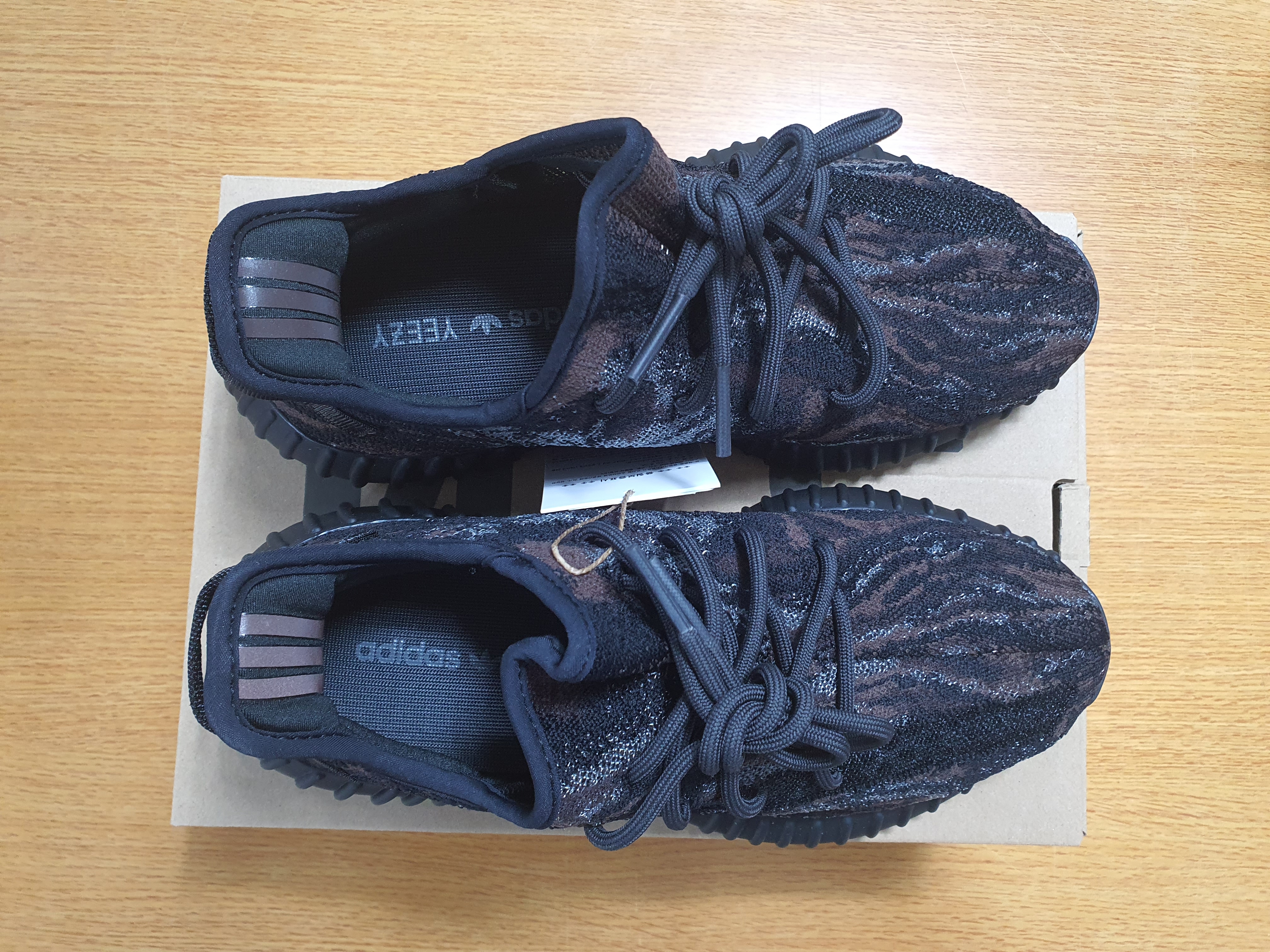 Adidas Yeezy Boost 350 V2 Blue Tint 2017, Adidas Yeezy Boost 350 V2 MX Rock 착용 스타일 - 5