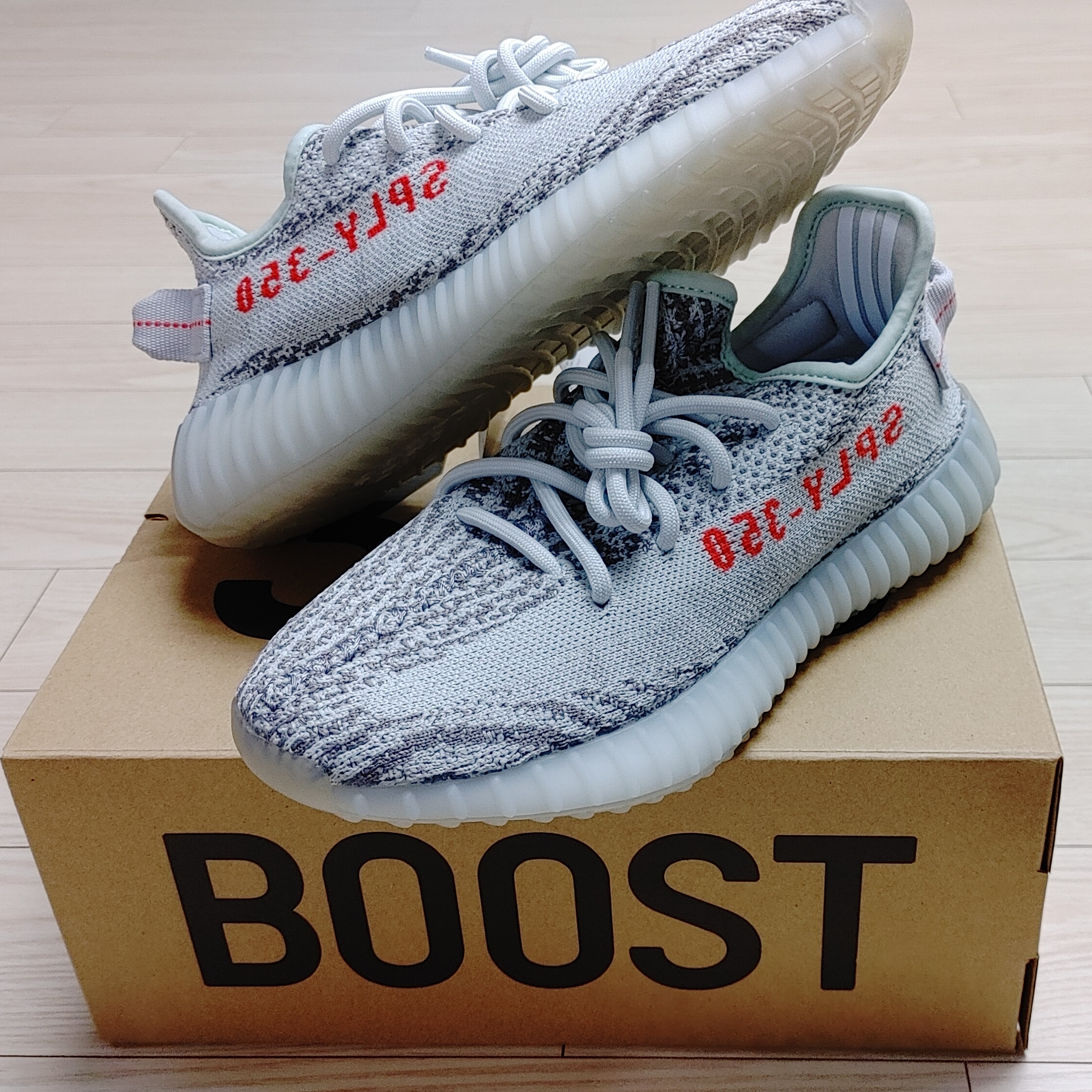 Adidas Yeezy Boost 350 V2 Blue Tint 2017 착용 스타일 - 4