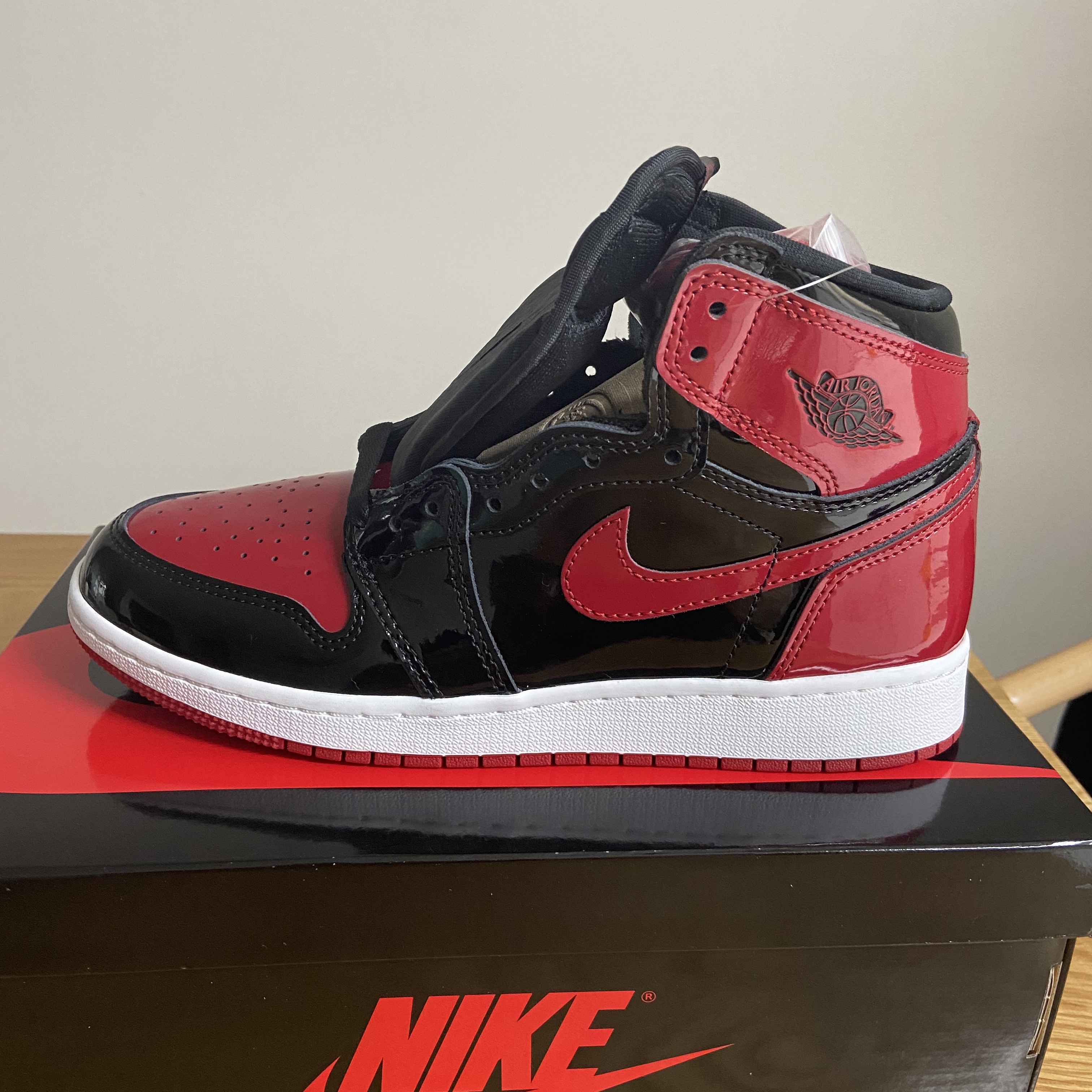 (GS) Jordan 1 Retro High OG Patent Bred 착용 스타일 - 1