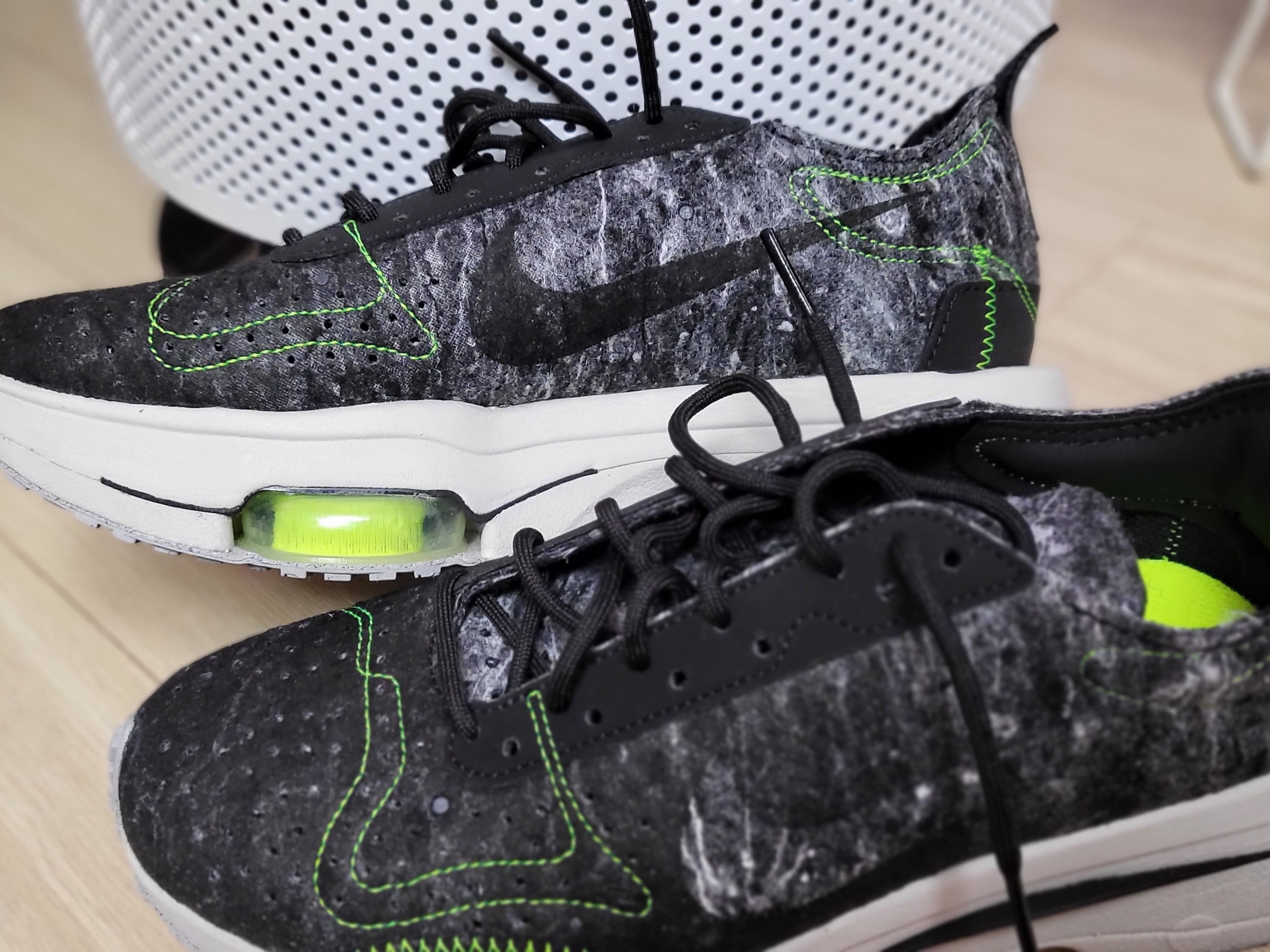 Nike Air Zoom Type Recycled Wool Pack Black Electric Green 착용 스타일 - 2