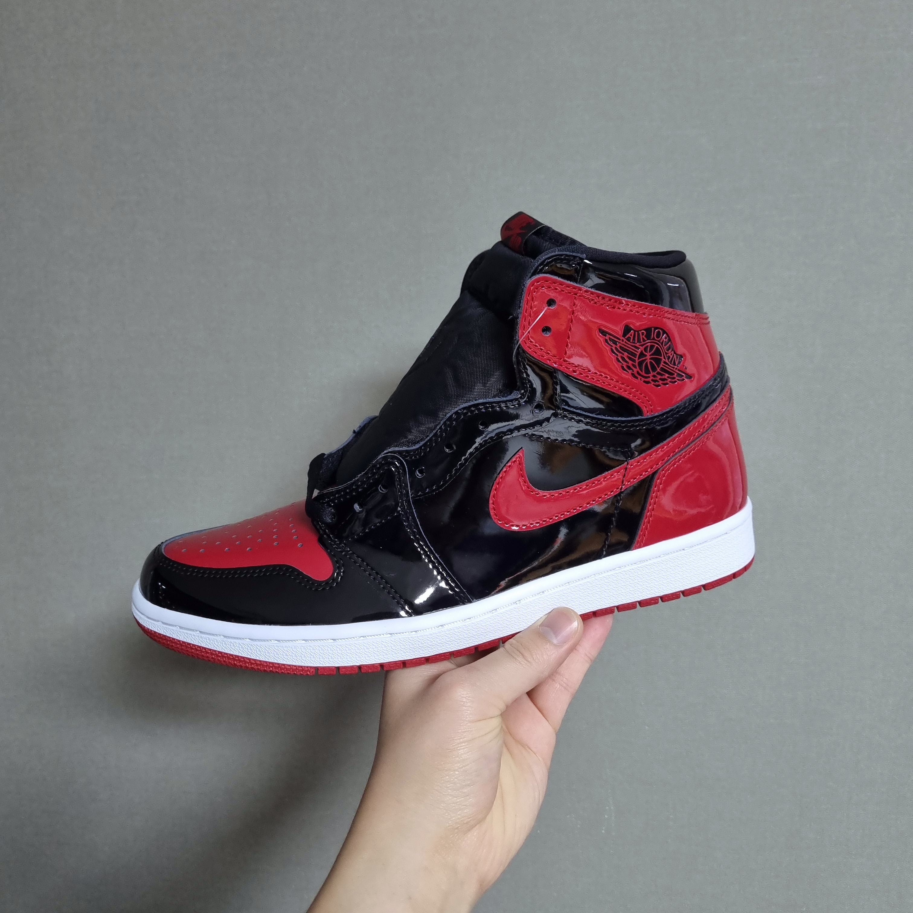 Jordan 1 Retro High OG Patent Bred 착용 스타일