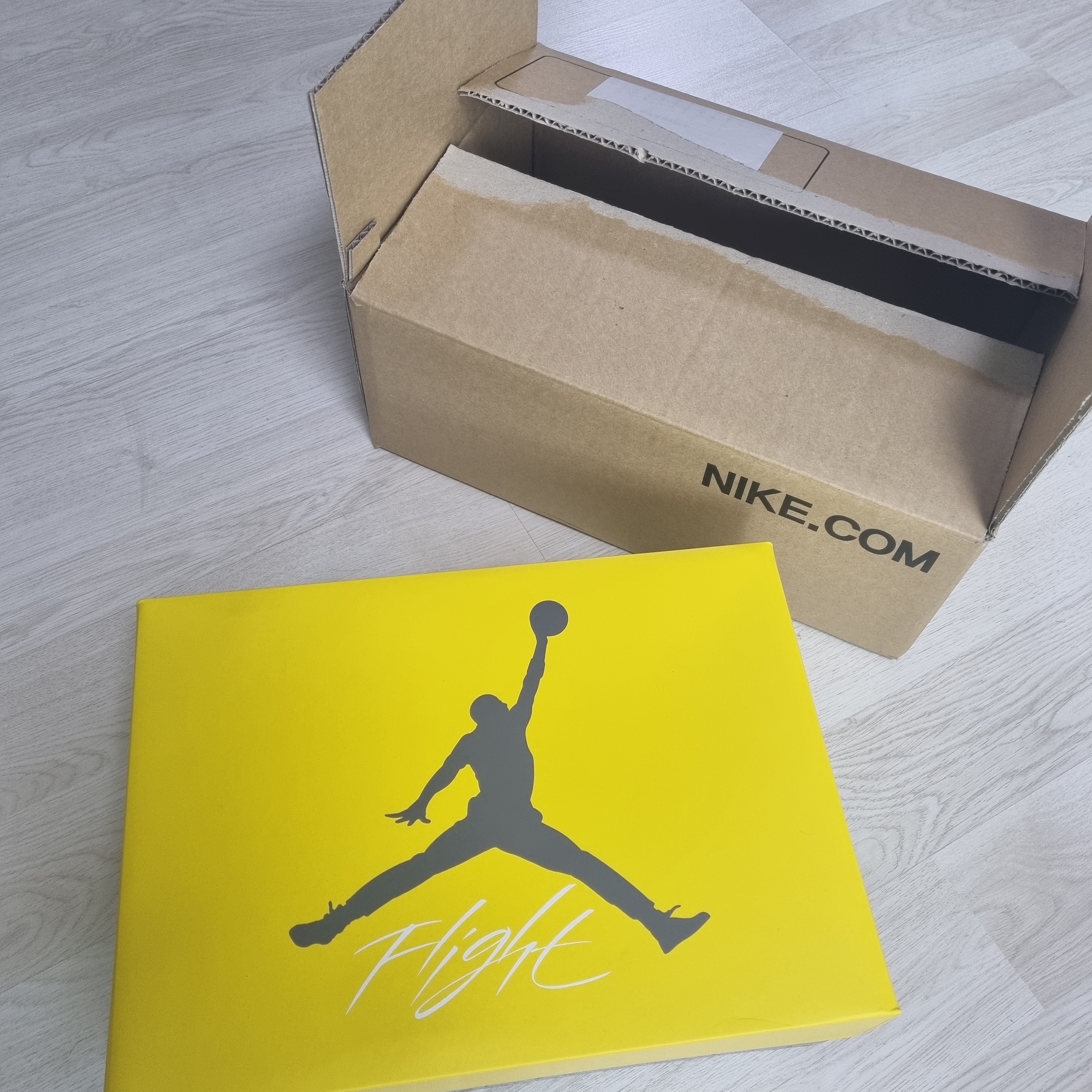 Jordan 4 Retro Tour Yellow 착용 스타일 - 1