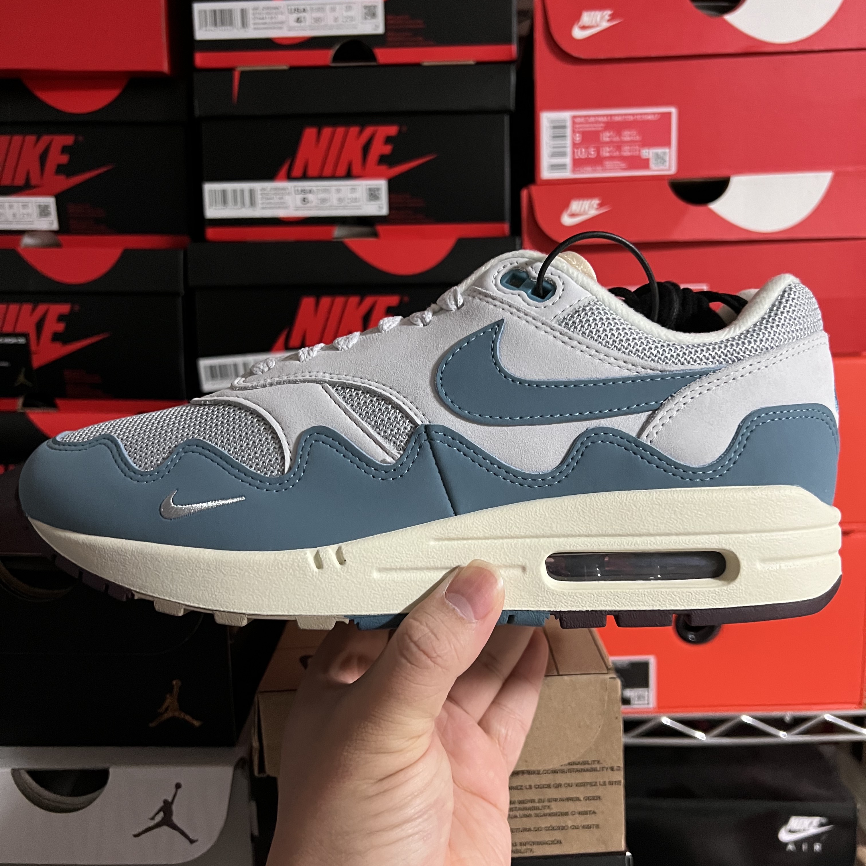 Nike x Patta Air Max 1 Noise Aqua 착용 스타일