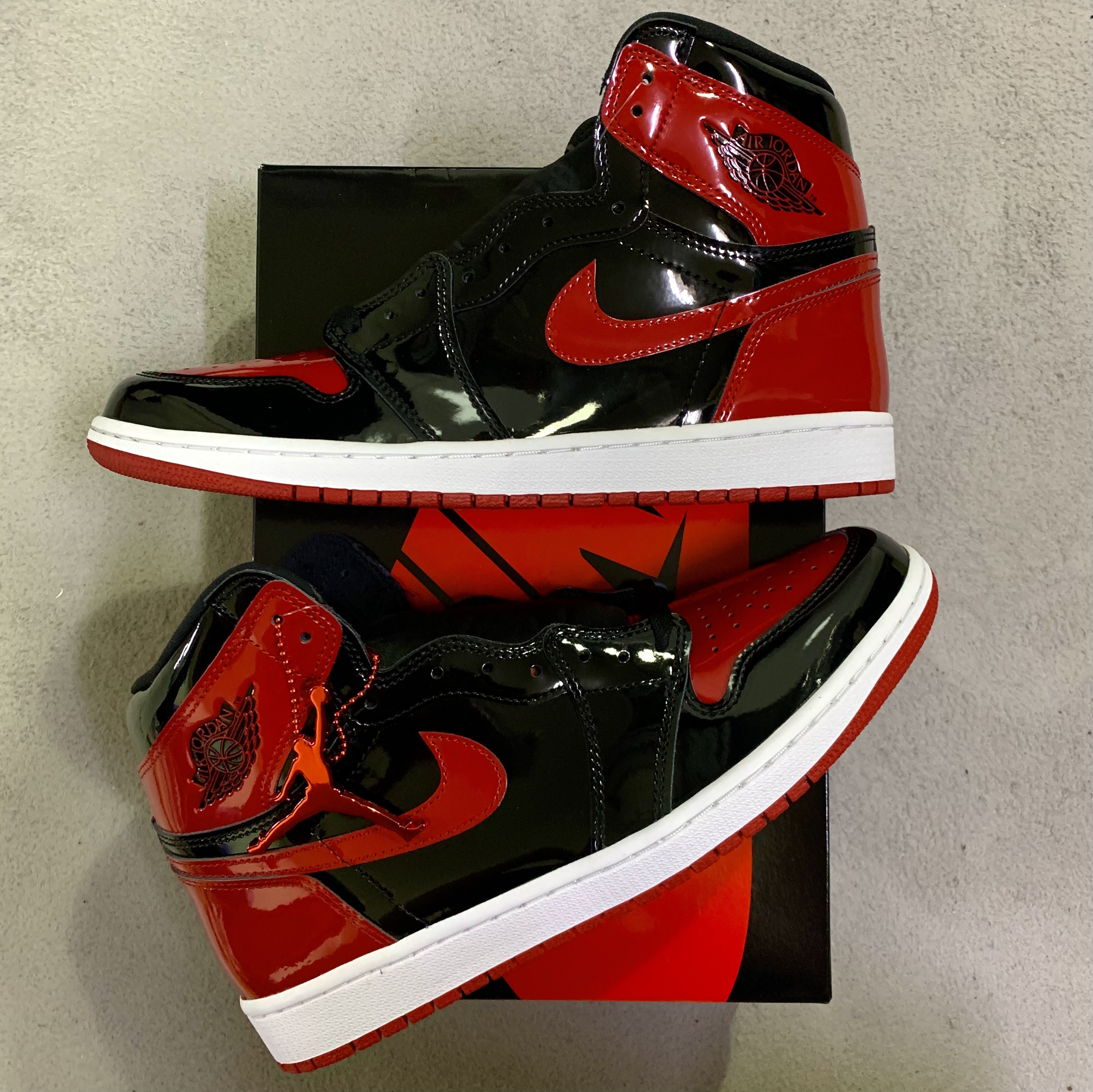 Jordan 1 Retro High OG Patent Bred 착용 스타일 - 1