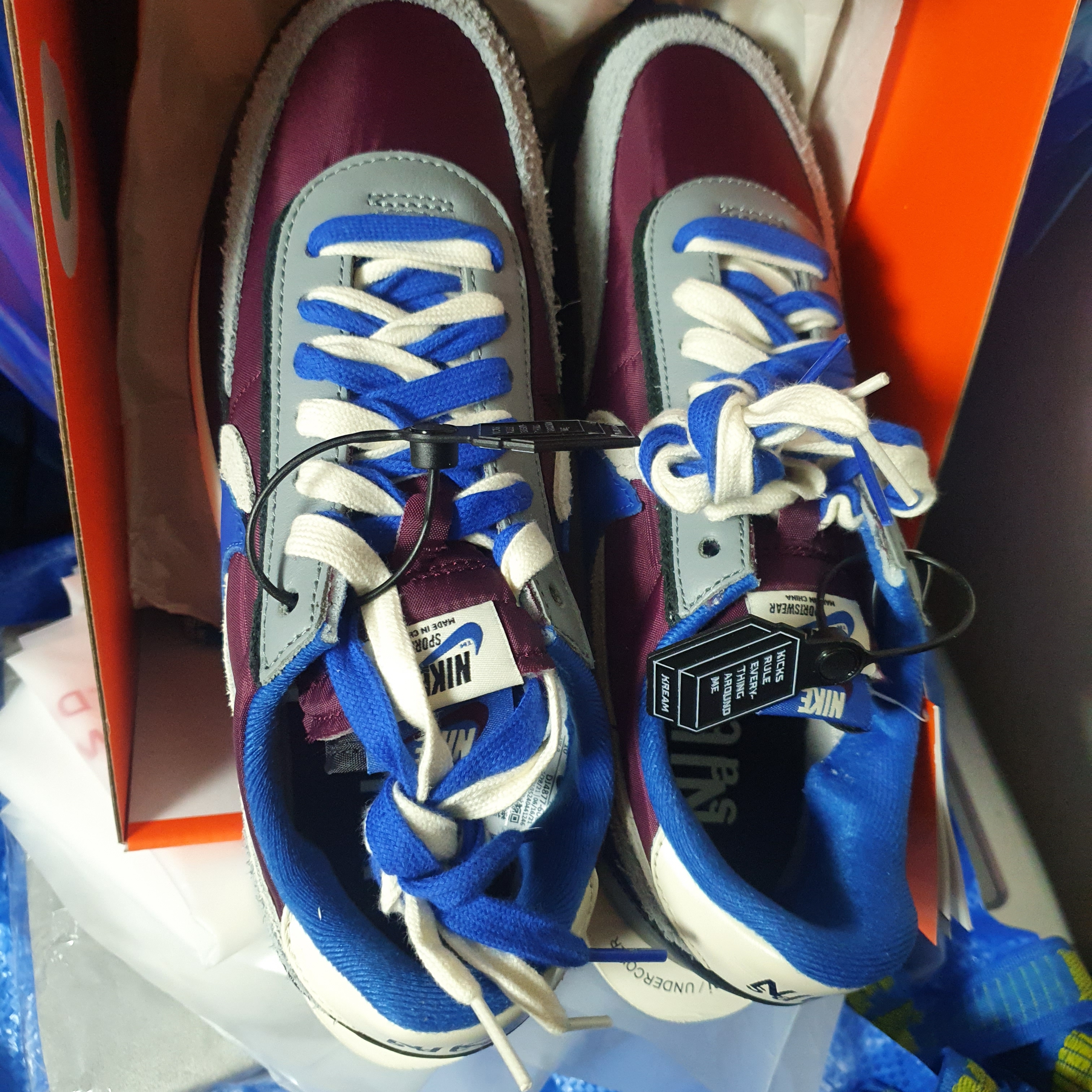 Nike x Sacai x Undercover LDWaffle Night Maroon Team Royal 착용 스타일