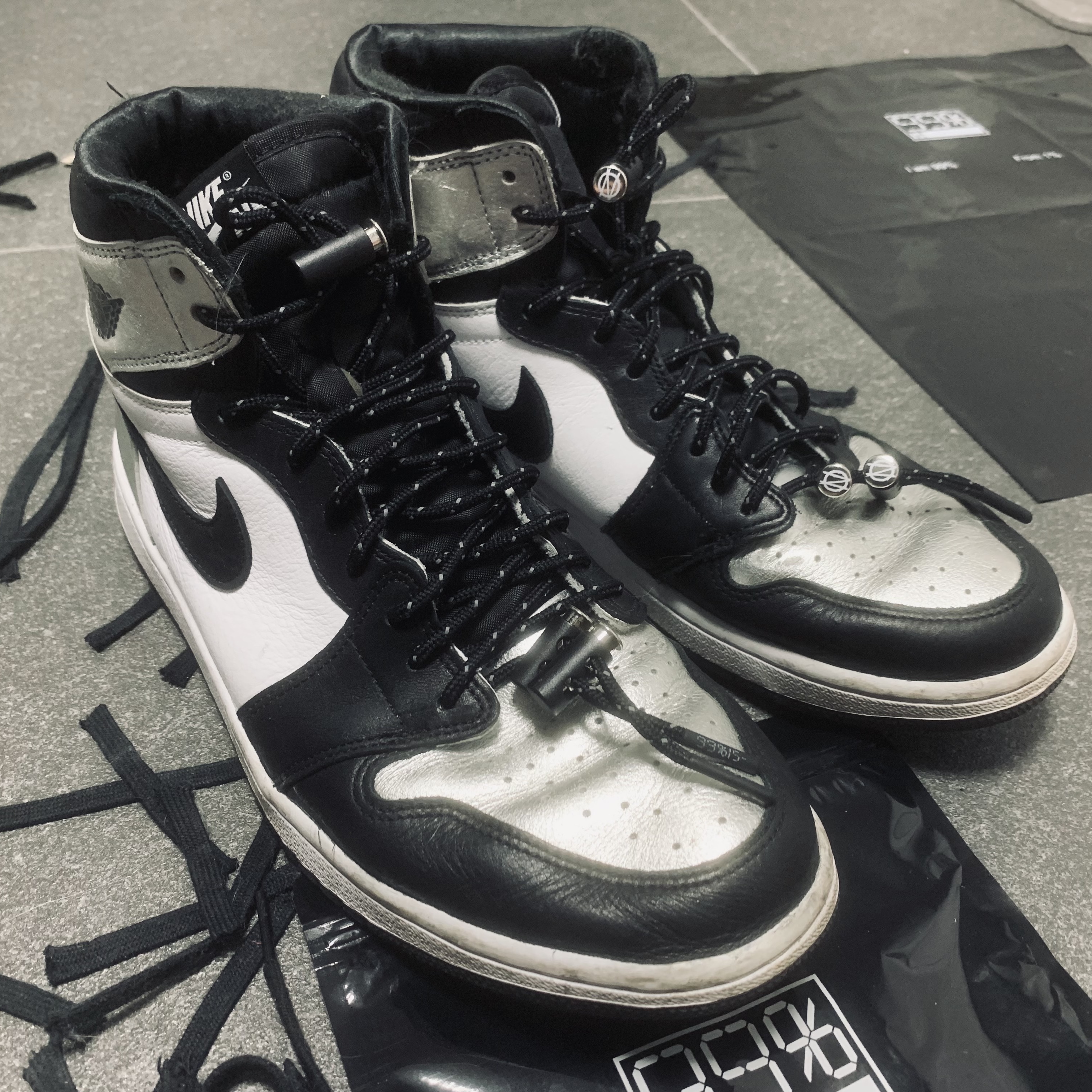 (W) Jordan 1 Retro High OG Silver Toe 착용 스타일 - 2