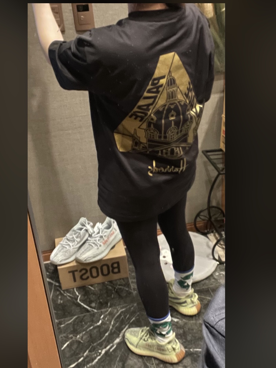 Palace x Harrods Tri-Sphinx T-Shirt Black - 21FW, Adidas Yeezy Boost 350 V2 Blue Tint 2017 착용 스타일 - 2