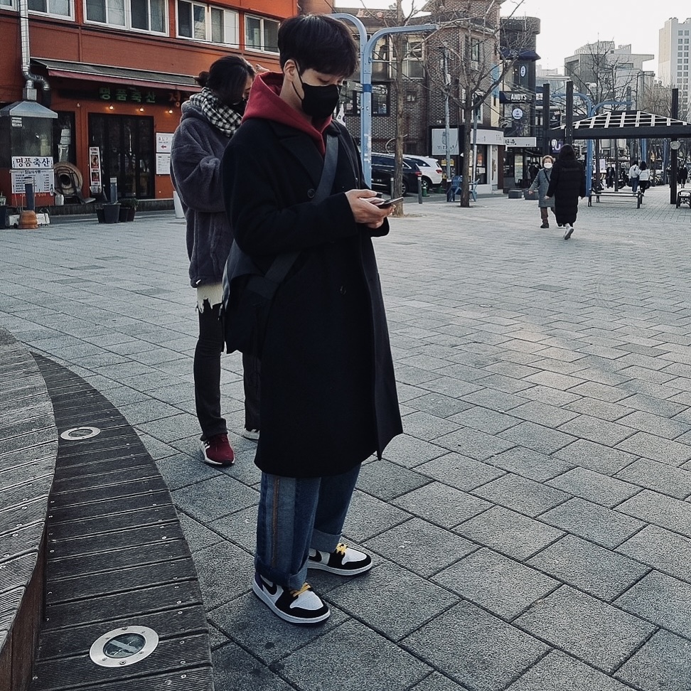 IAB Studio Hoodie Raspberry, Jordan 1 Mid SE Court Purple 착용 스타일
