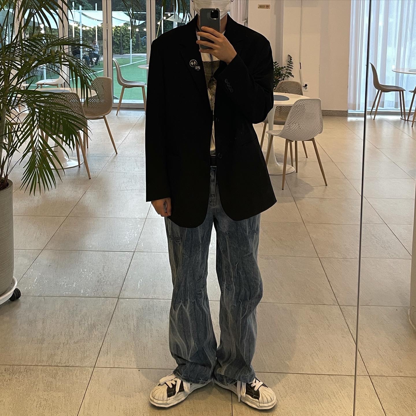 Maison Mihara Yasuhiro Blakey OG Sole Leather Low-top Sneakers Black 착용 스타일 - 1