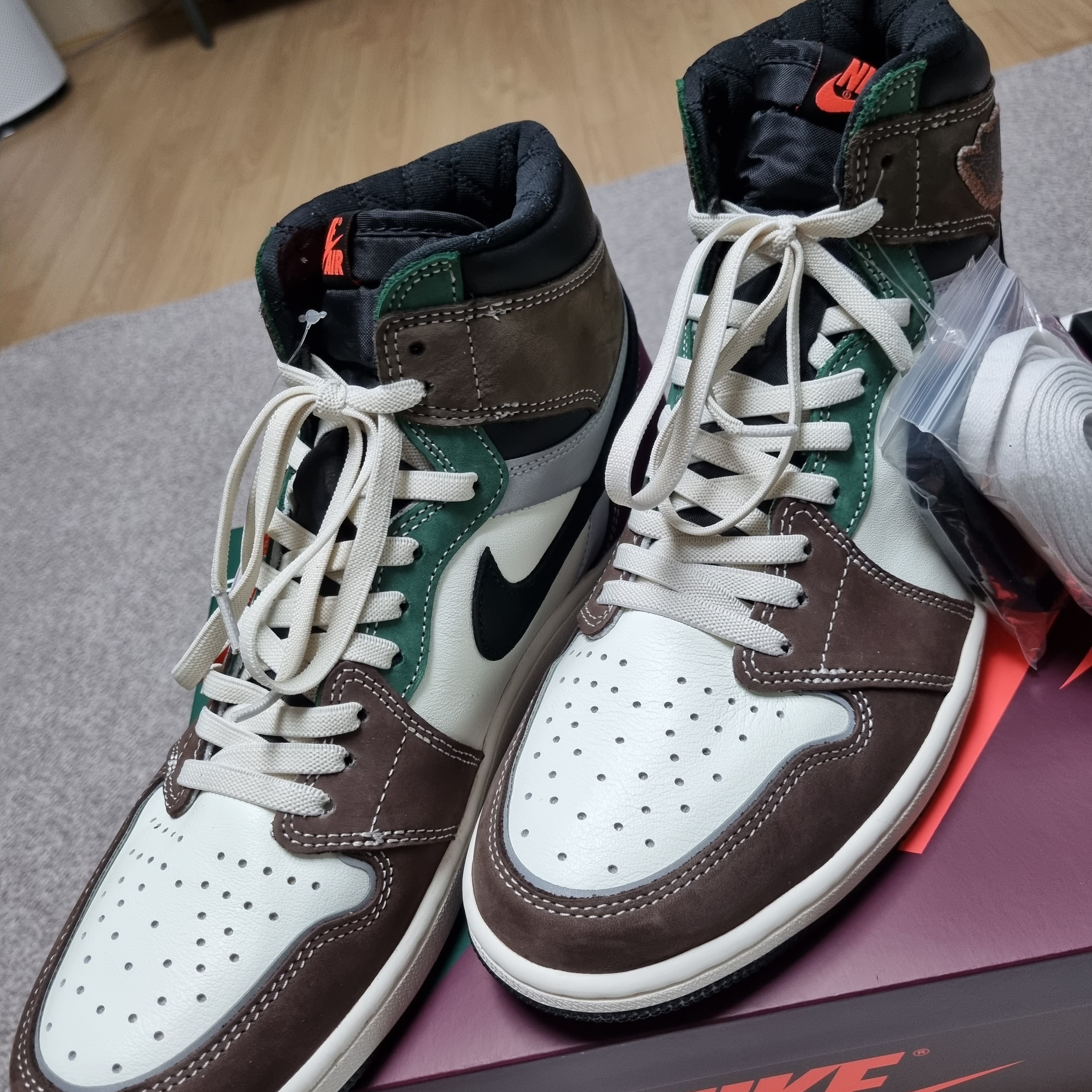Jordan 1 Retro High OG Black Mocha, Jordan 1 Retro High OG Shadow 2.0 착용 스타일 - 2
