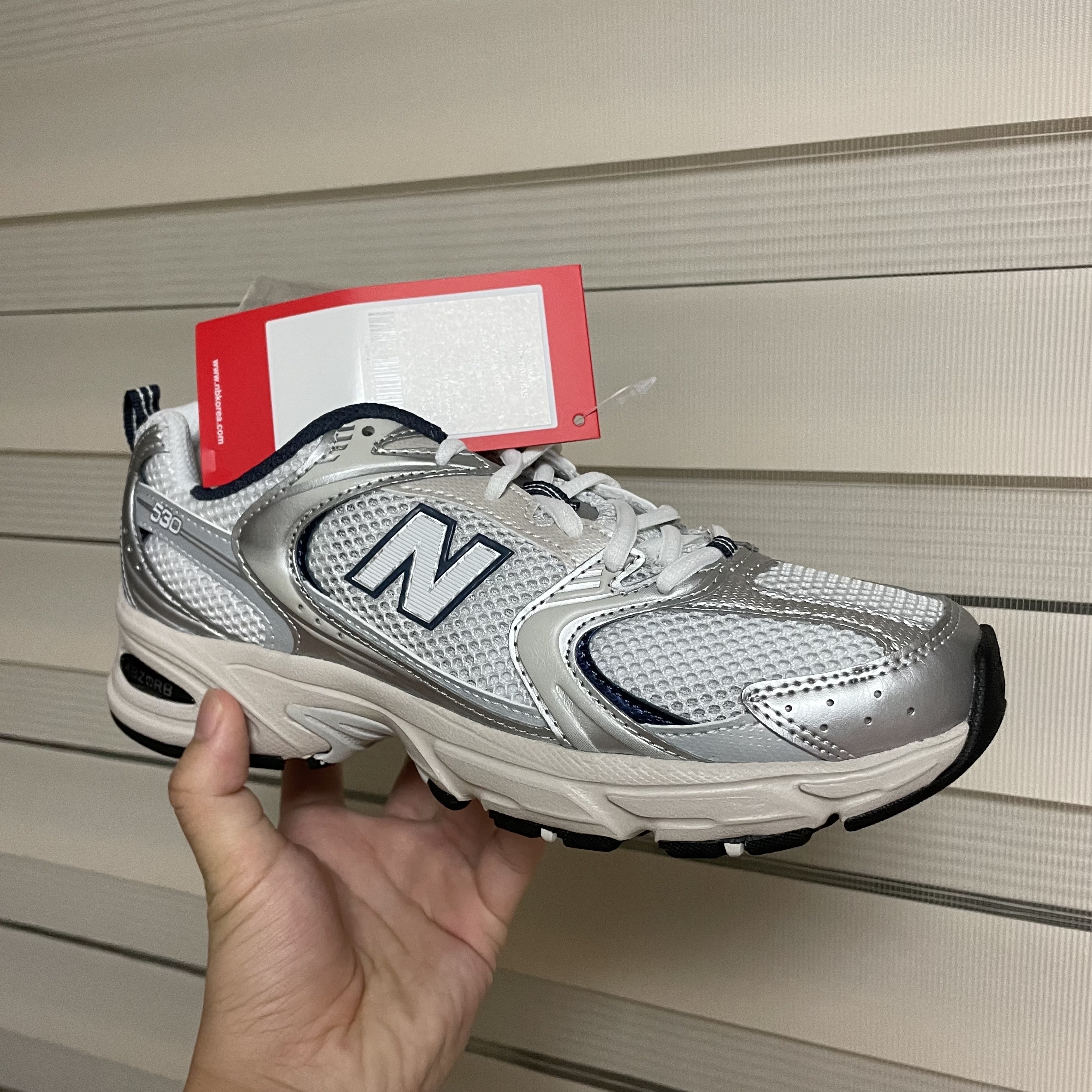 New Balance 530 Steel Grey 착용 스타일
