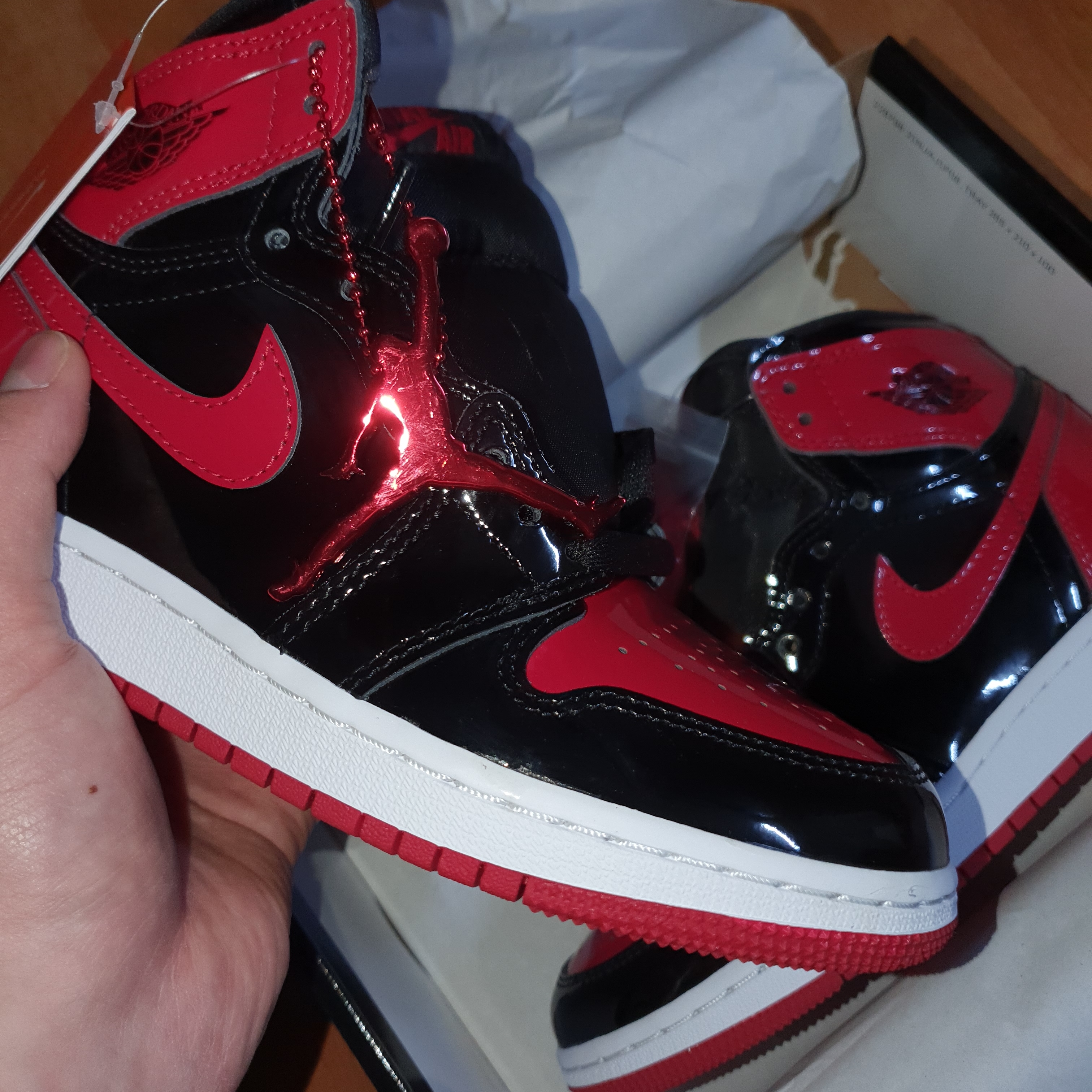 (GS) Jordan 1 Retro High OG Patent Bred 착용 스타일 - 3