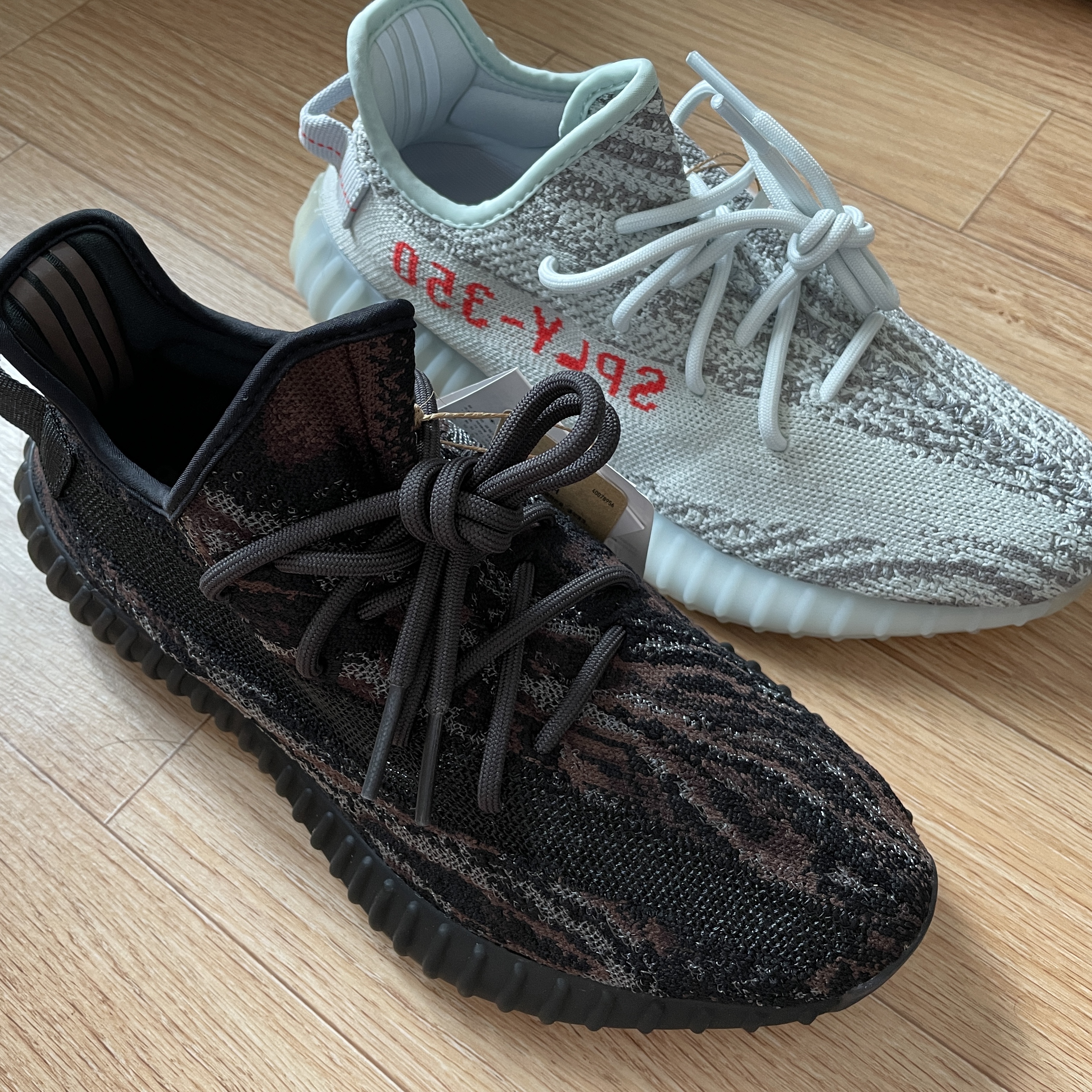 Adidas Yeezy Boost 350 V2 MX Rock 착용 스타일 - 4