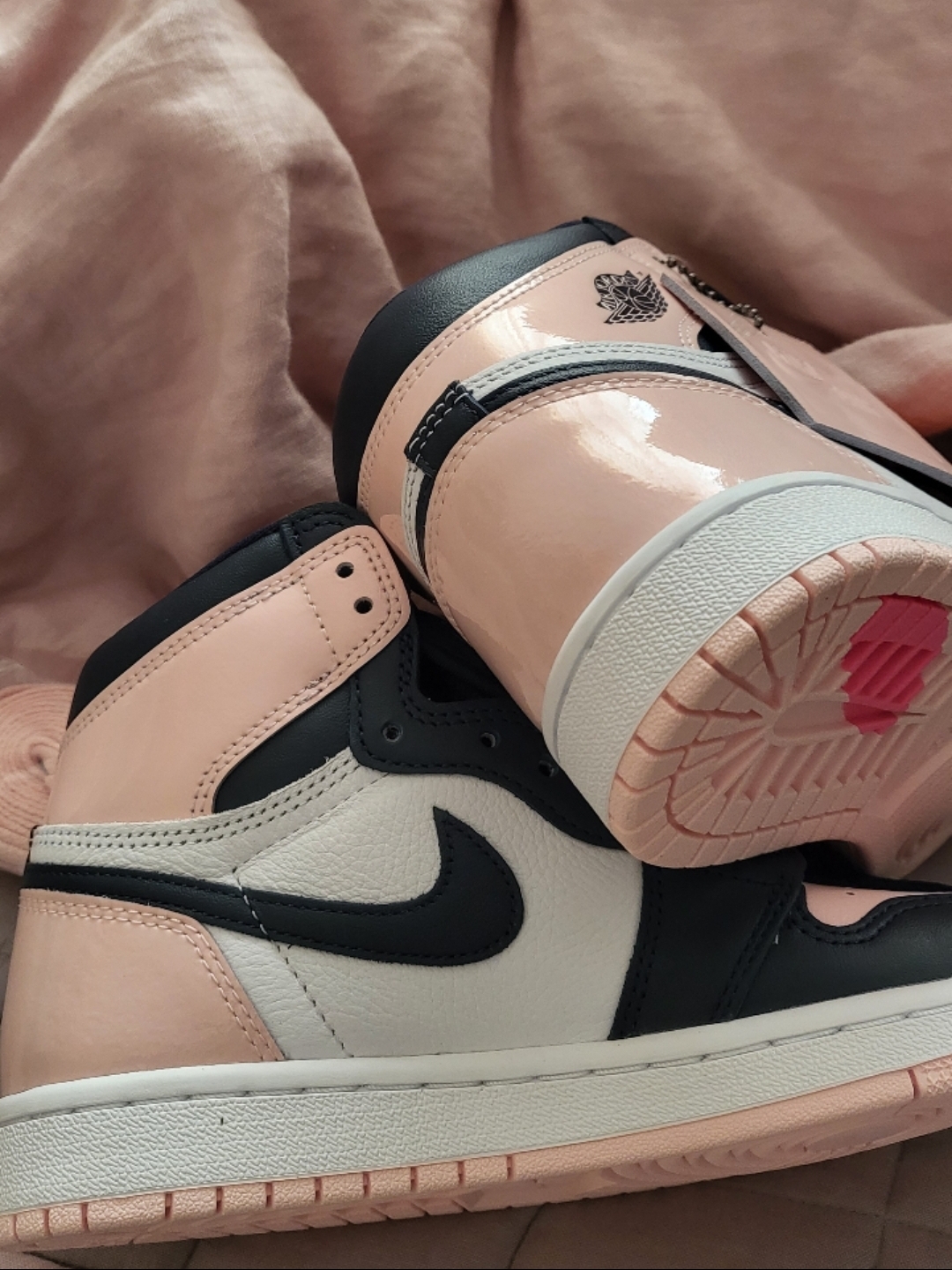 (W) Jordan 1 Retro High OG Atmosphere 착용 스타일 - 2