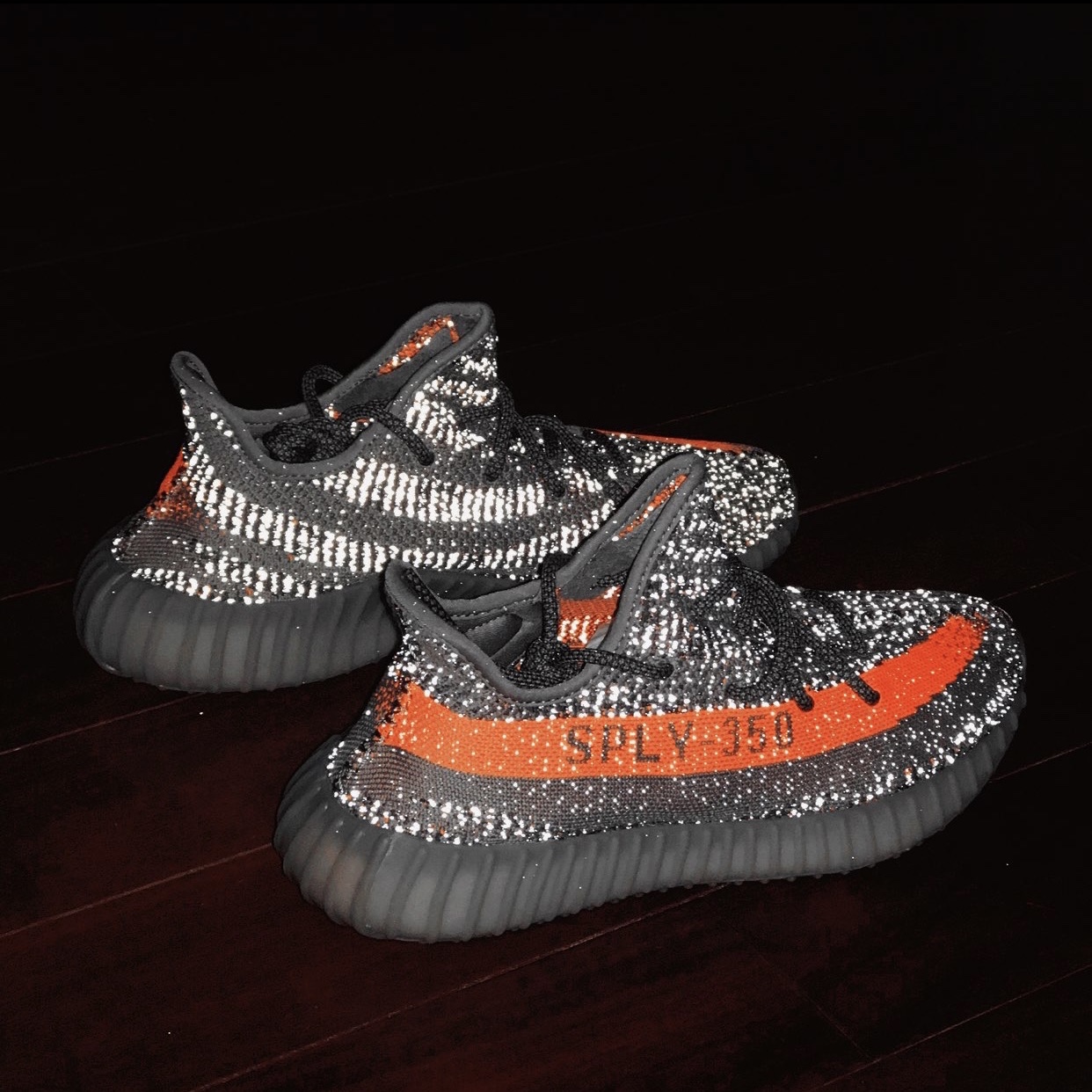 Adidas Yeezy Boost 350 V2 Beluga - Reflective 착용 스타일 - 3