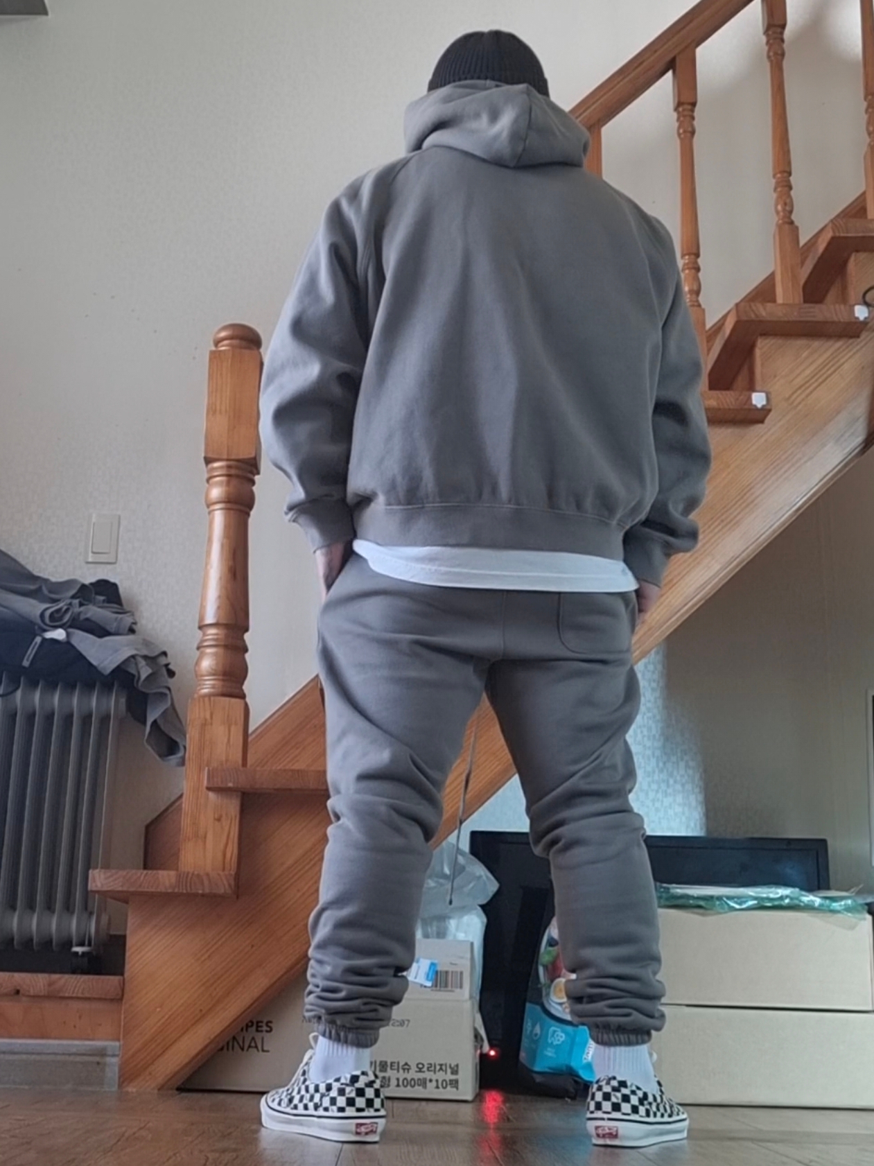 Essentials Sweatpants Cement - 20FW, Vans Vault OG Era LX Checkerboard Canvas 착용 스타일 - 2