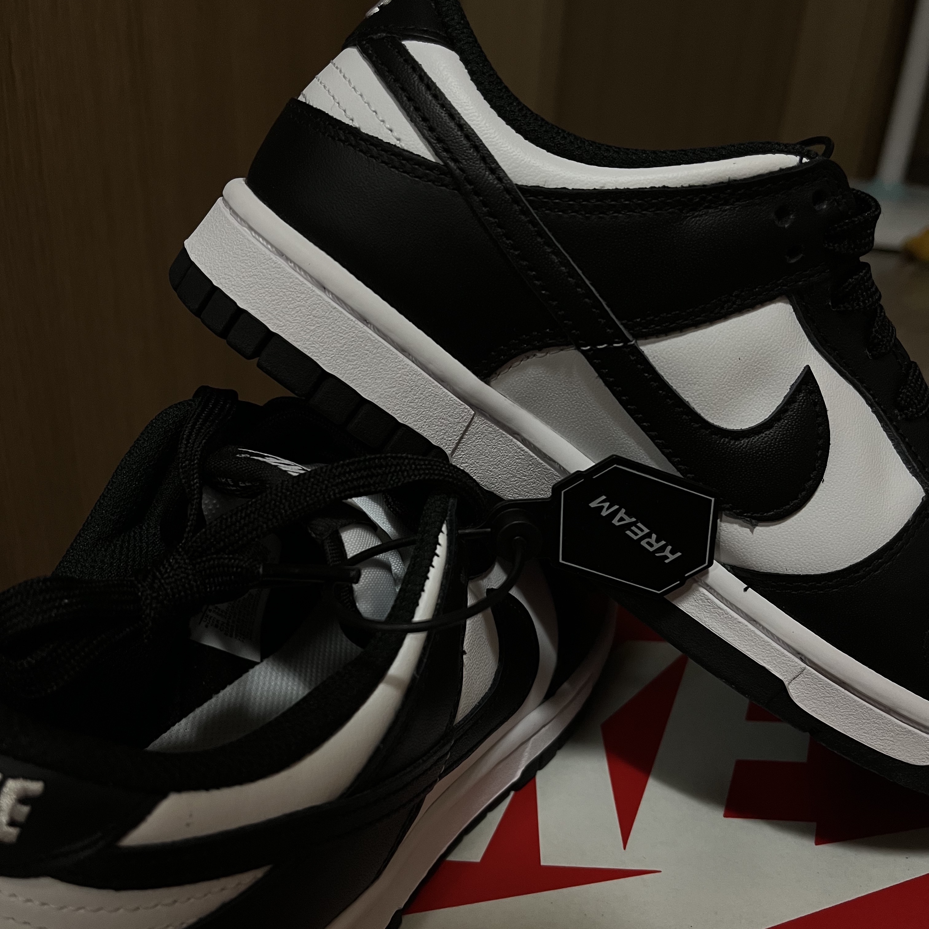 (W) Nike Dunk Low Black 착용 스타일