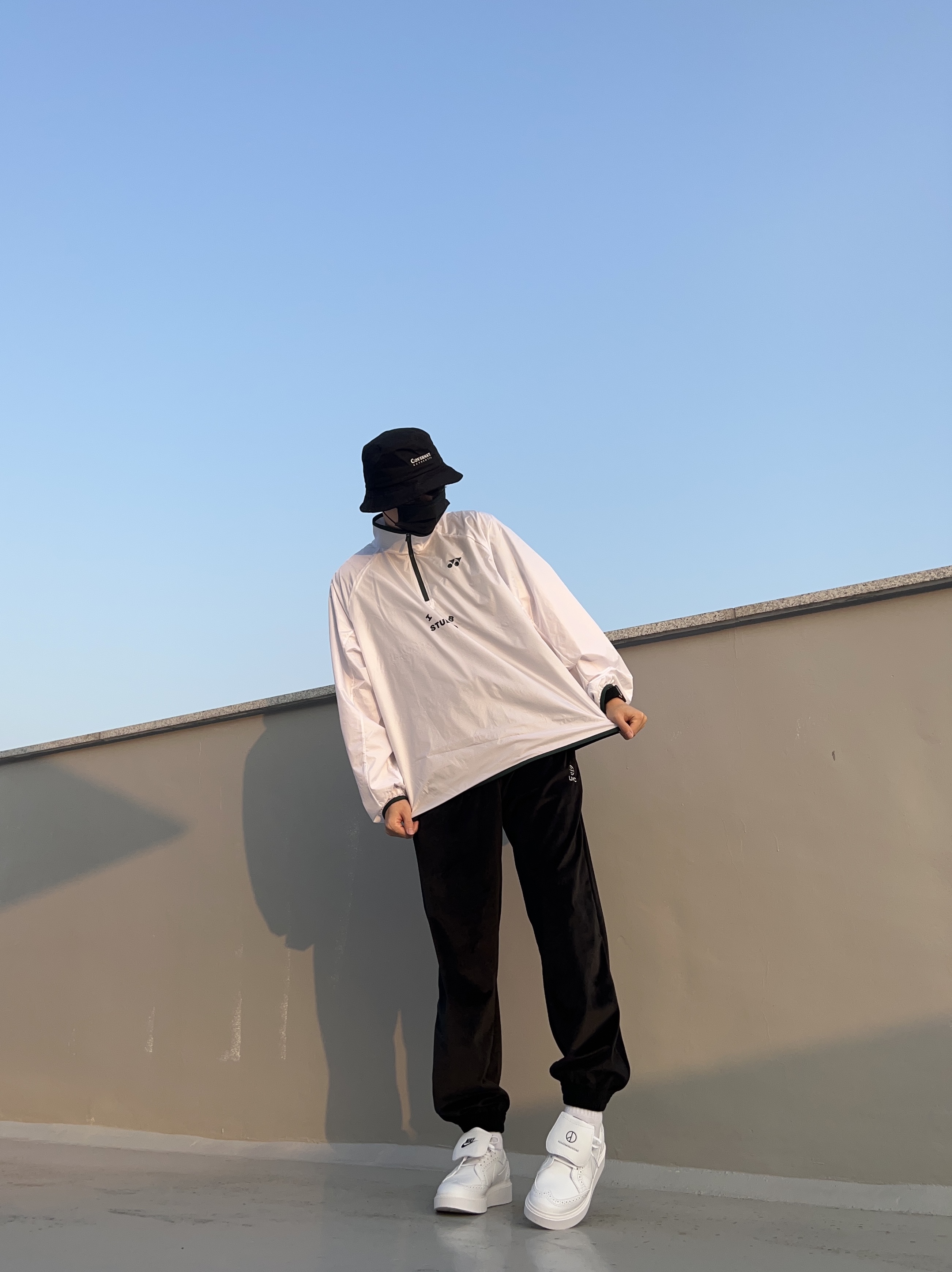 IAB Studio x Yonex Woven Pullover White, Nike x Peaceminusone Kwondo1 White 착용 스타일 - 2