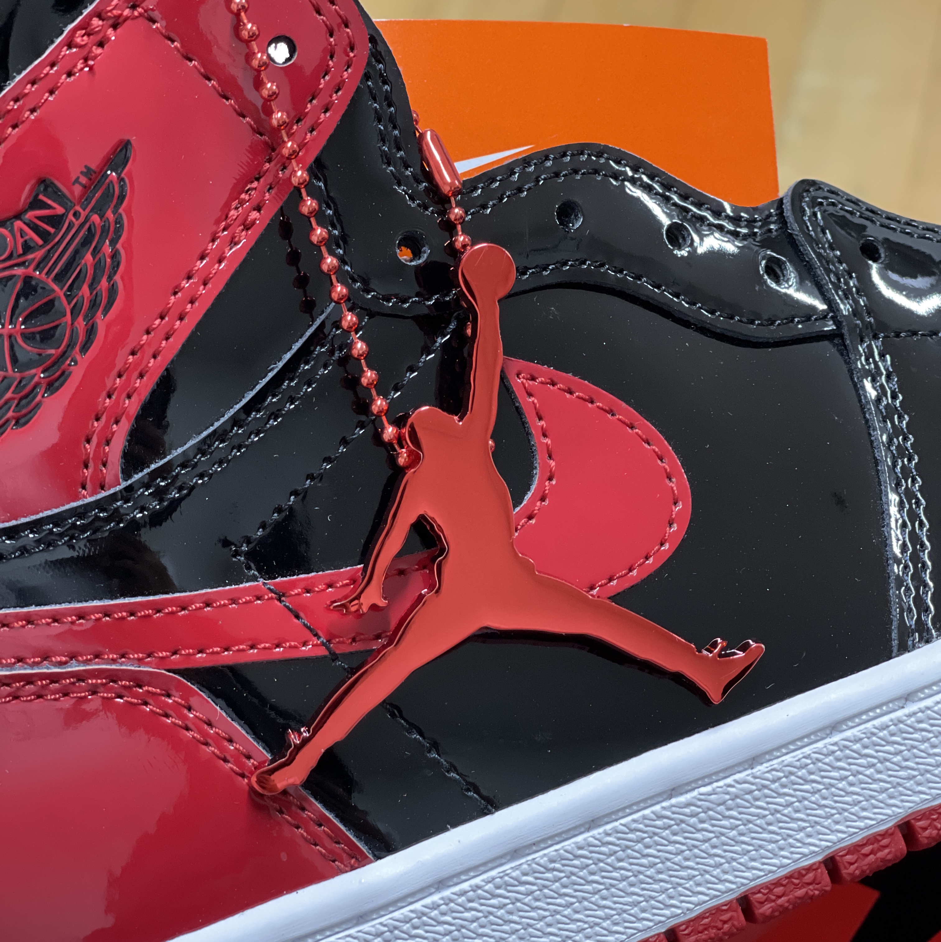 Jordan 1 Retro High OG Patent Bred 착용 스타일 - 2