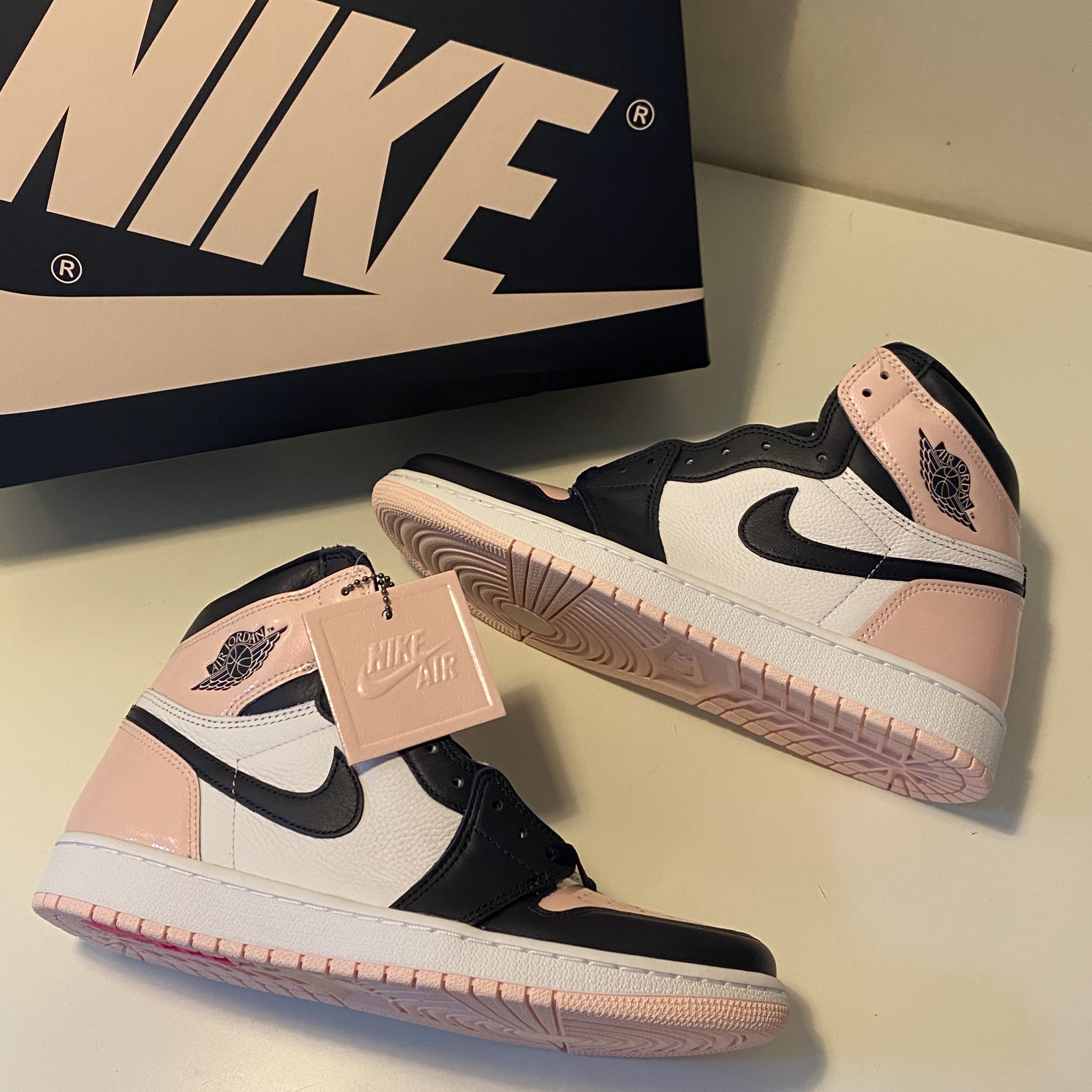 (W) Jordan 1 Retro High OG Atmosphere 착용 스타일 - 5