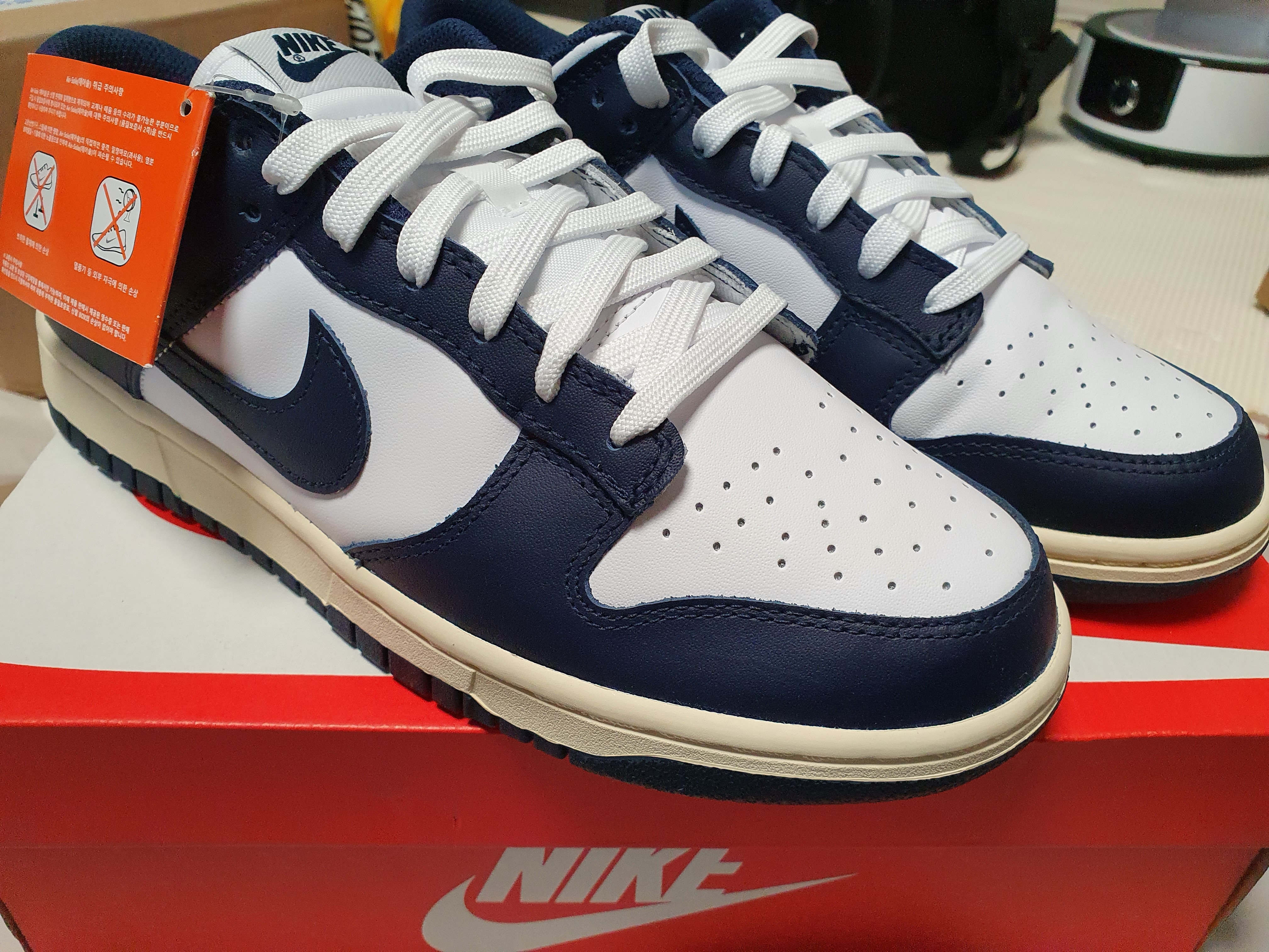 (W) Nike Dunk Low Vintage Midnight Navy 착용 스타일