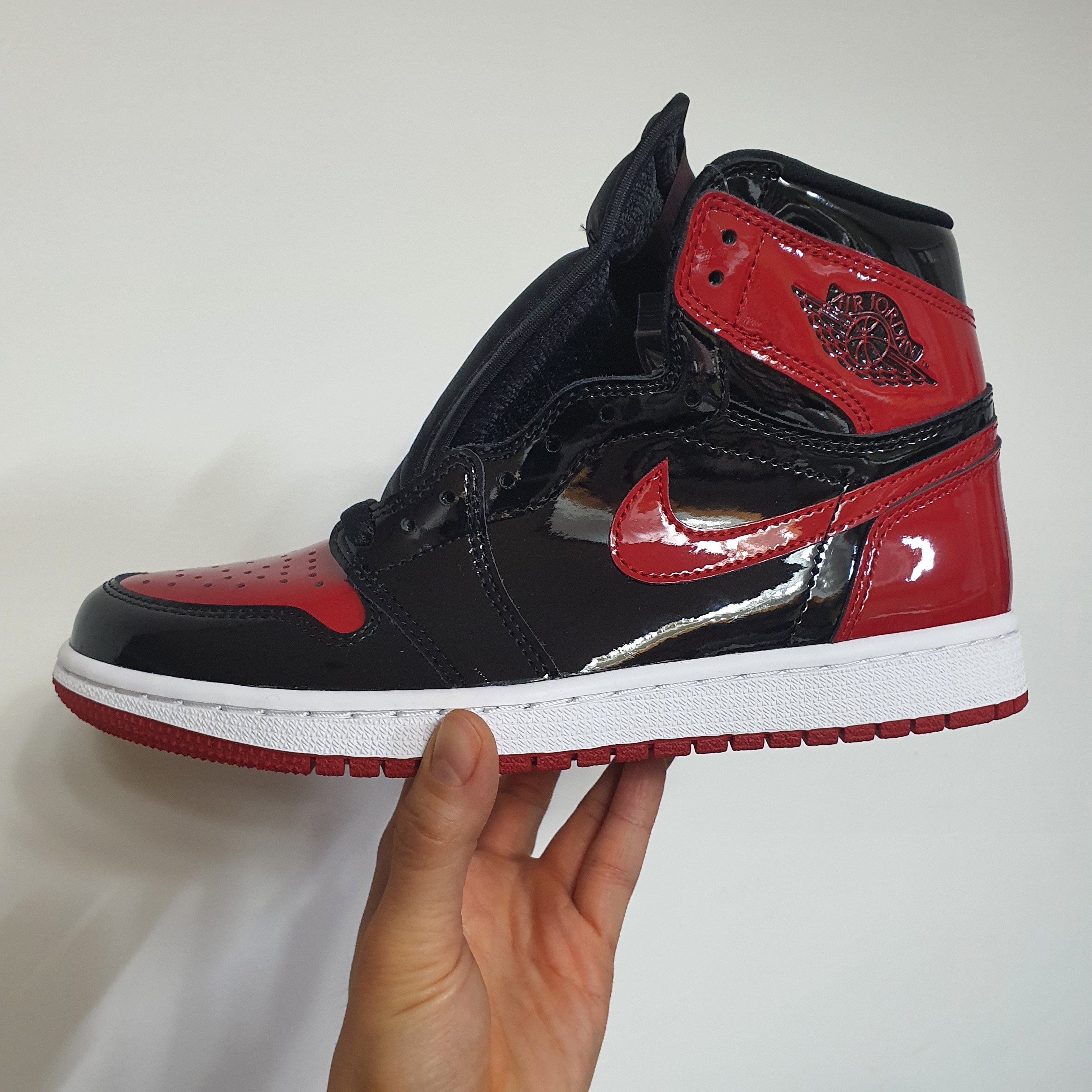 Jordan 1 Retro High OG Patent Bred 착용 스타일