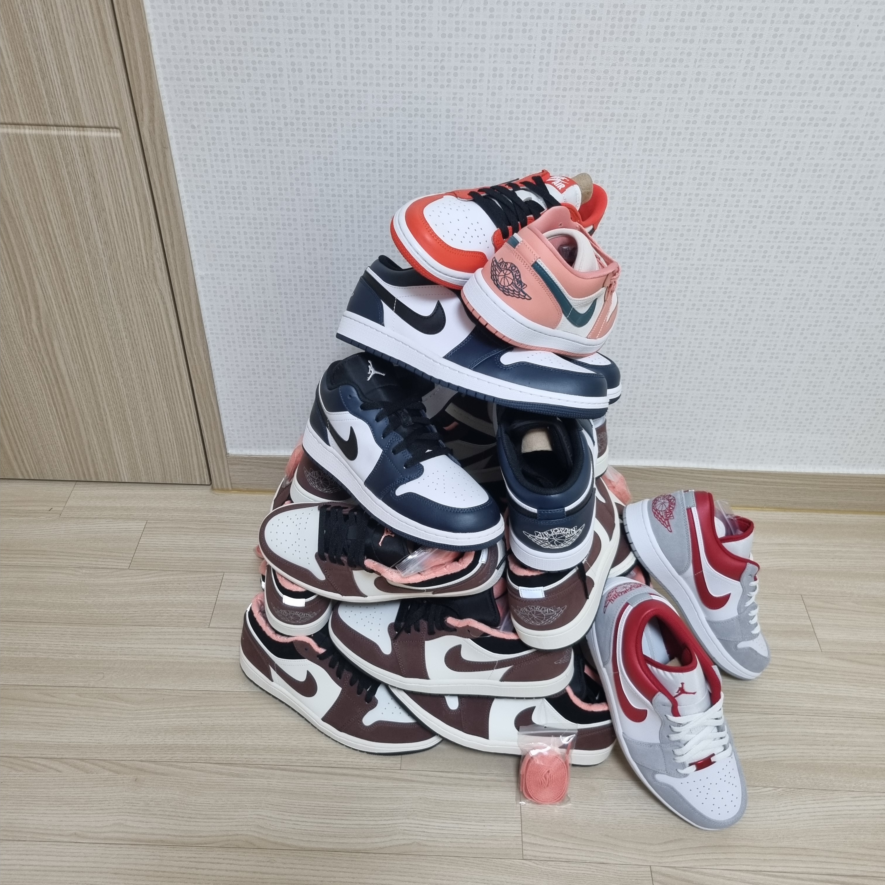 (W) Jordan 1 Low OG Starfish, Jordan 1 Low Dark Teal 착용 스타일 - 2