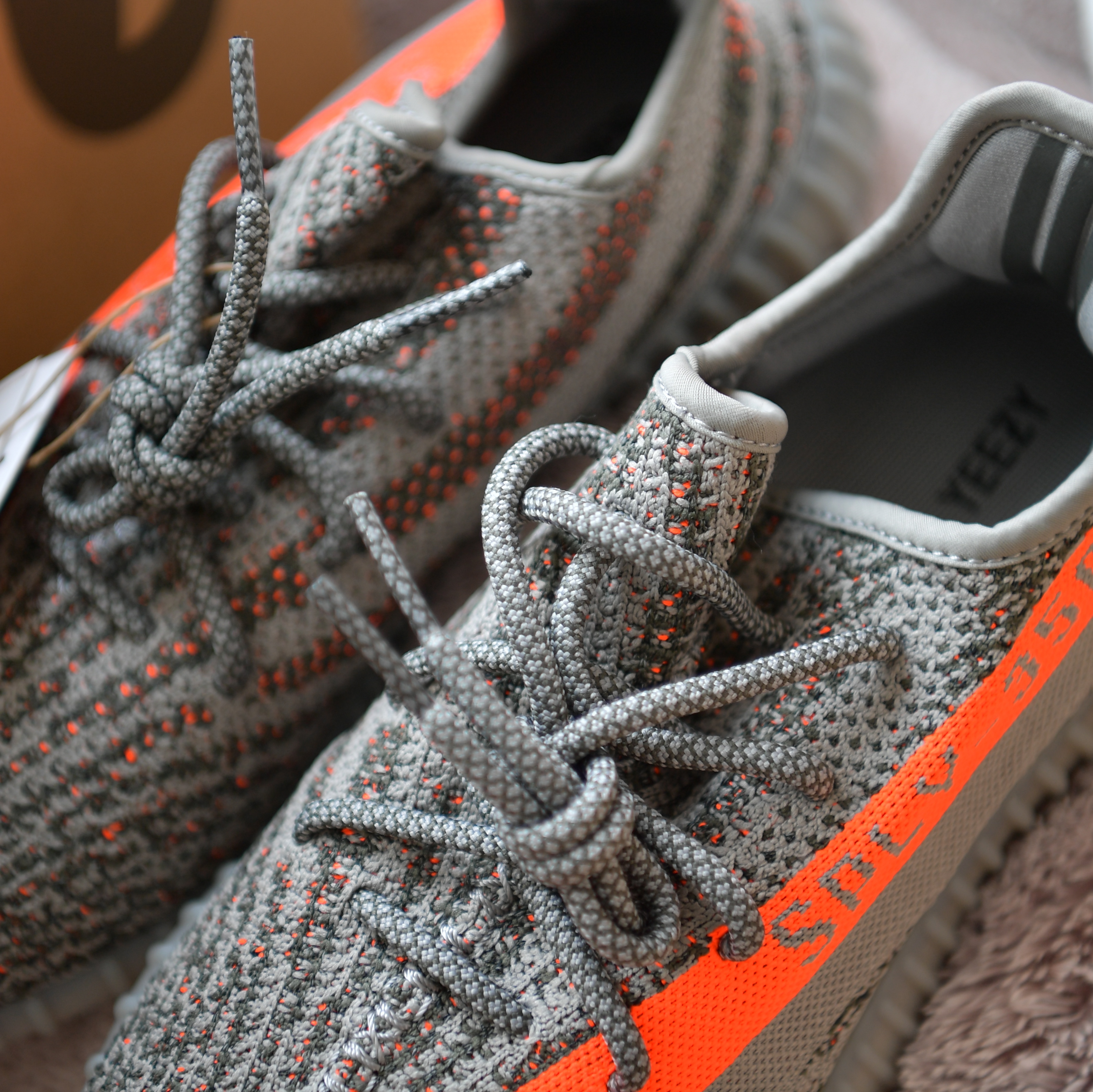 Adidas Yeezy Boost 350 V2 Beluga - Reflective 착용 스타일 - 3