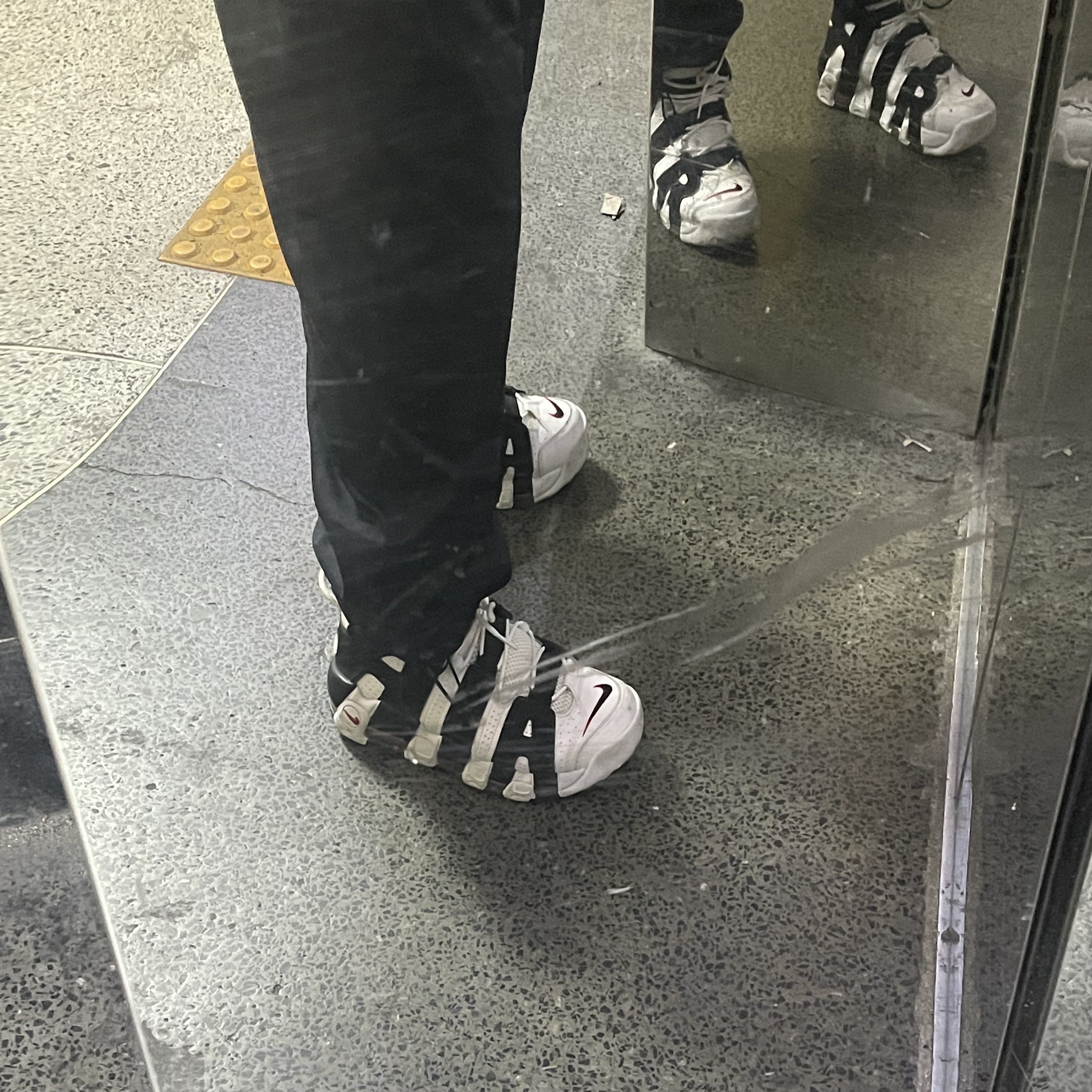Nike Air More Uptempo Scottie Pippen 착용 스타일