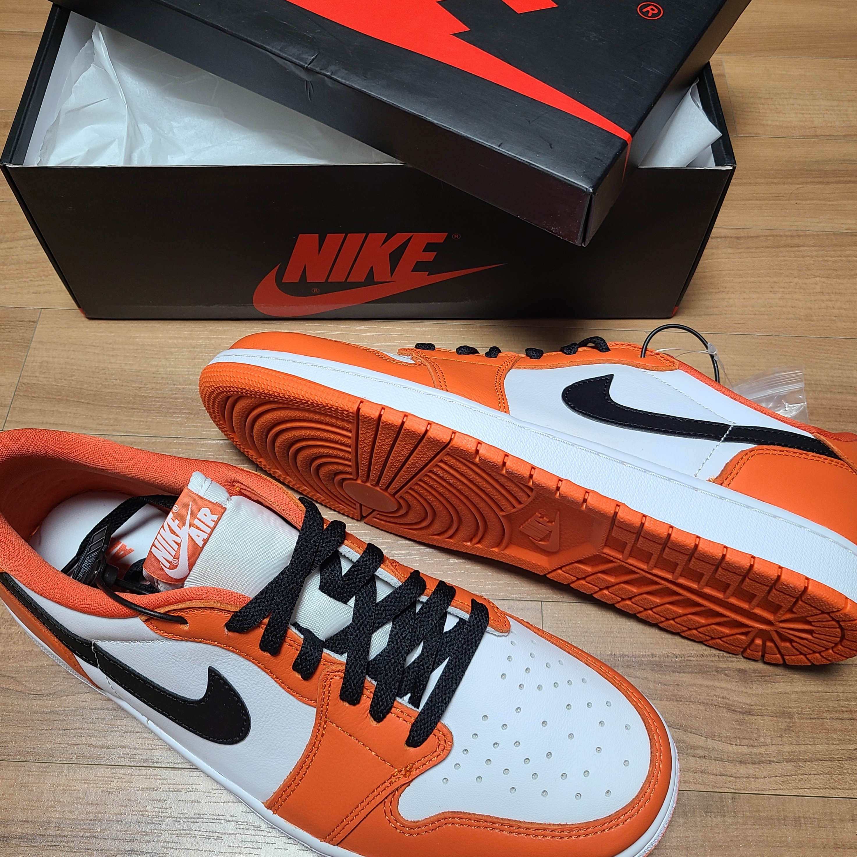 Jordan 1 Low OG Starfish 착용 스타일