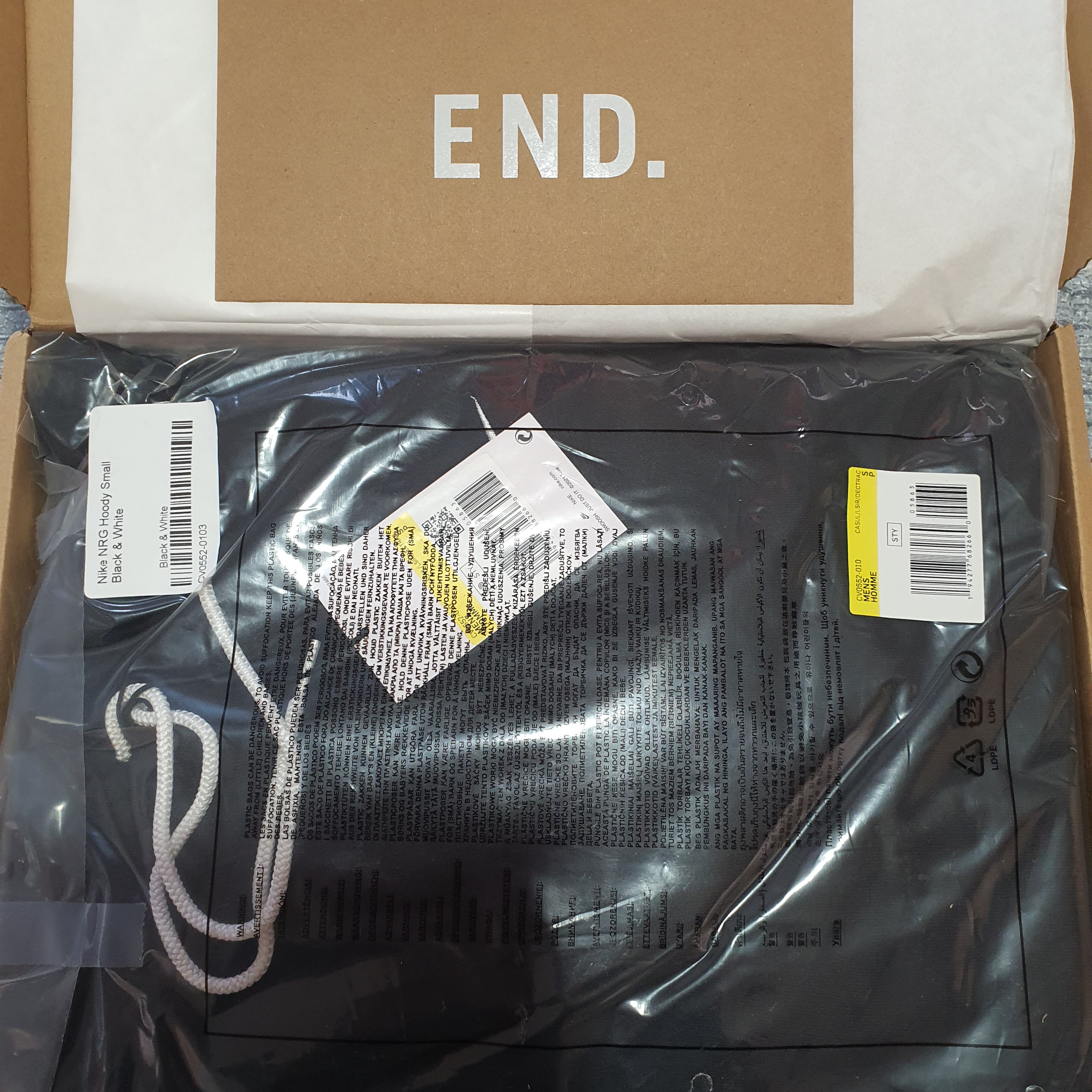 Nike NRG Solo Swoosh Fleece Hoodie Black White - US/EU 착용 스타일