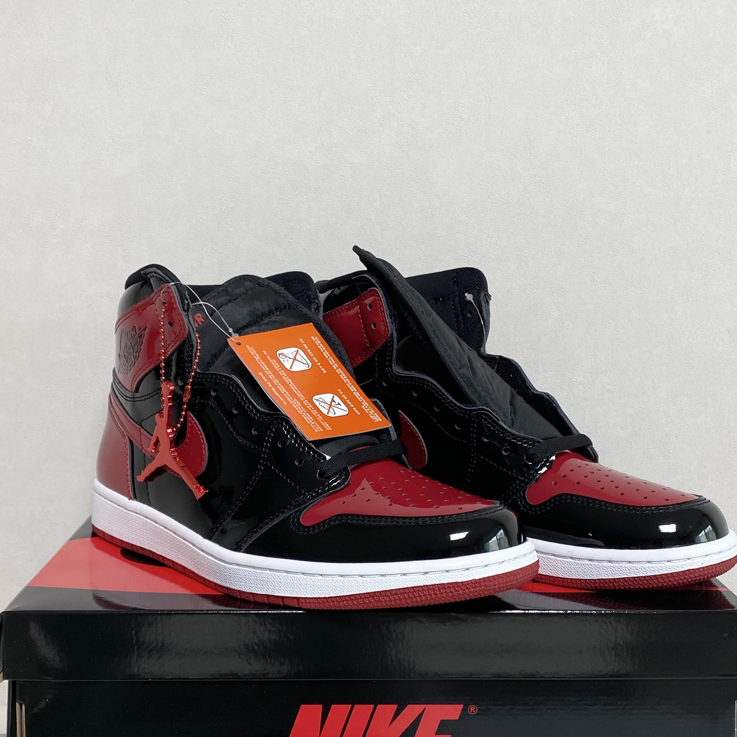 Jordan 1 Retro High OG Patent Bred 착용 스타일 - 1