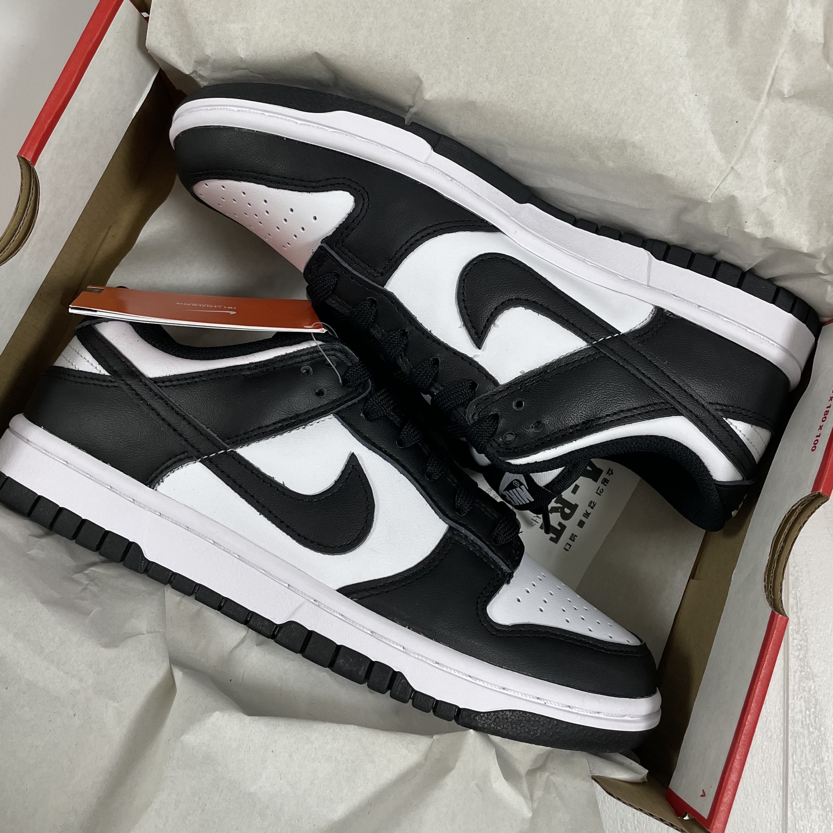 (W) Nike Dunk Low Black 착용 스타일