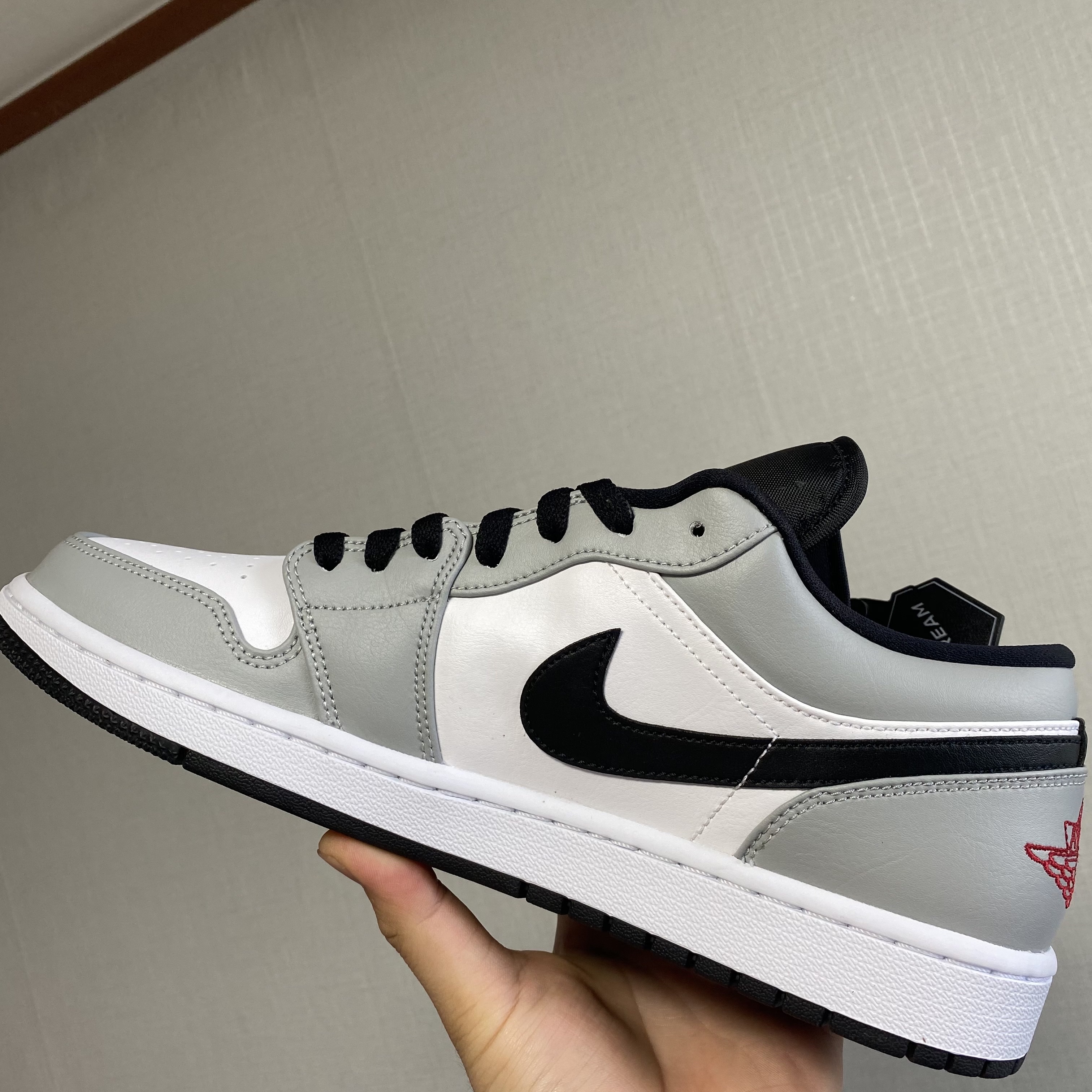 Jordan 1 Low Light Smoke Grey 착용 스타일 - 2