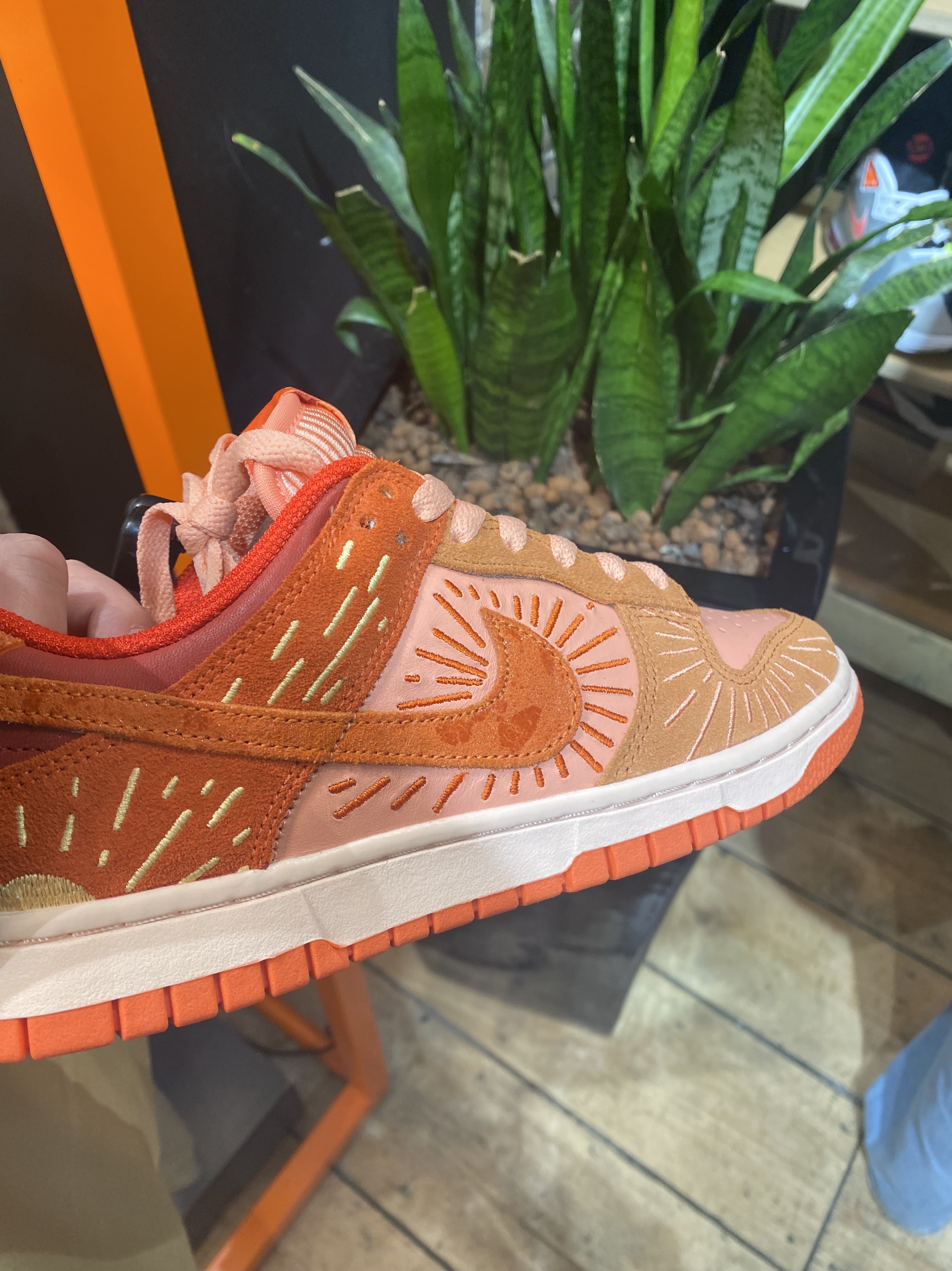 (W) Nike Dunk High Moon Fossil 착용 스타일 - 4