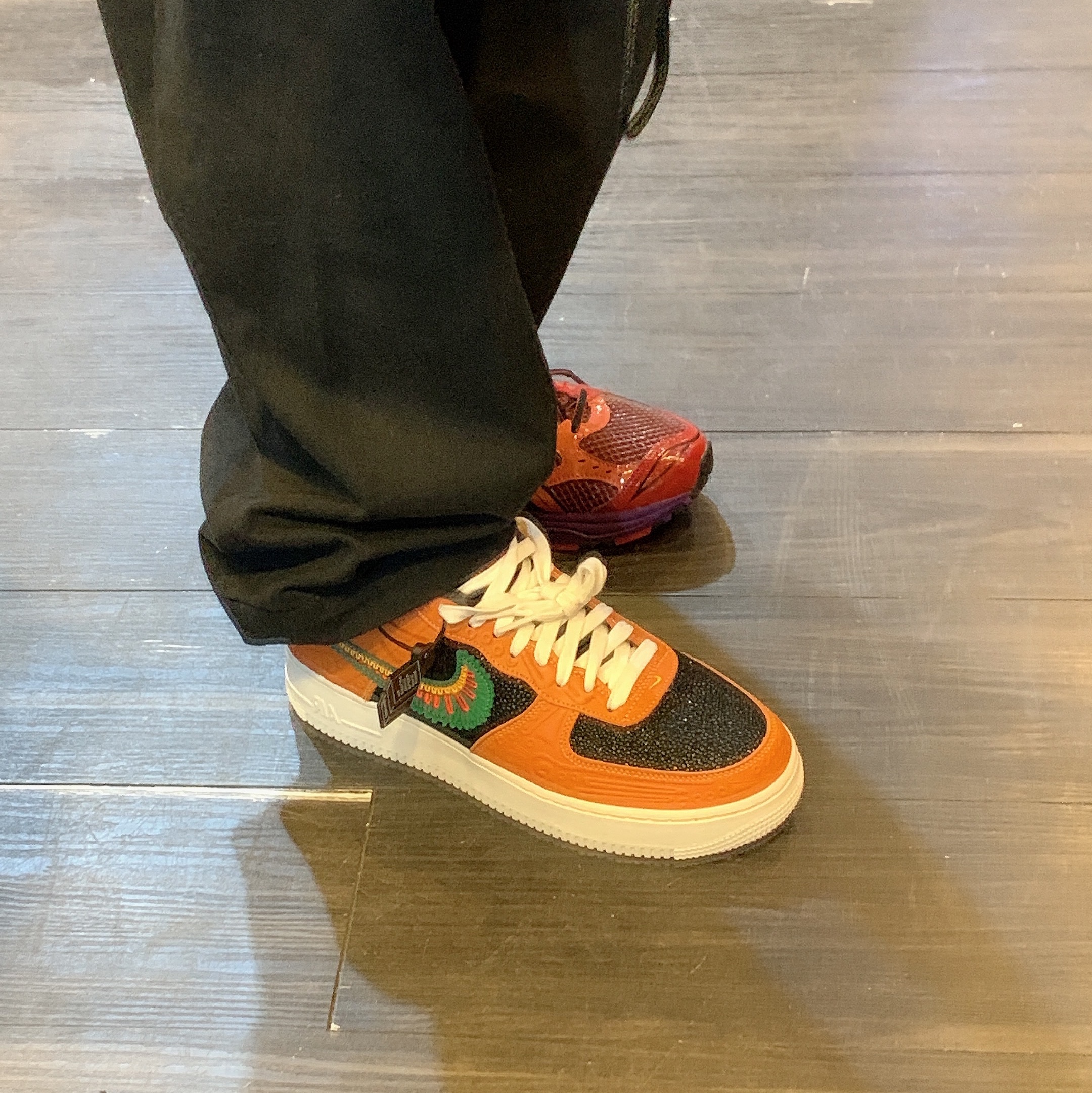 Nike Air Force 1 '07 LX Siempre Familia 착용 스타일 - 3