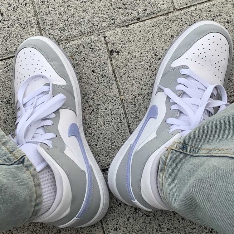 (W) Jordan 1 Mid Wolf Grey 착용 스타일 - 1