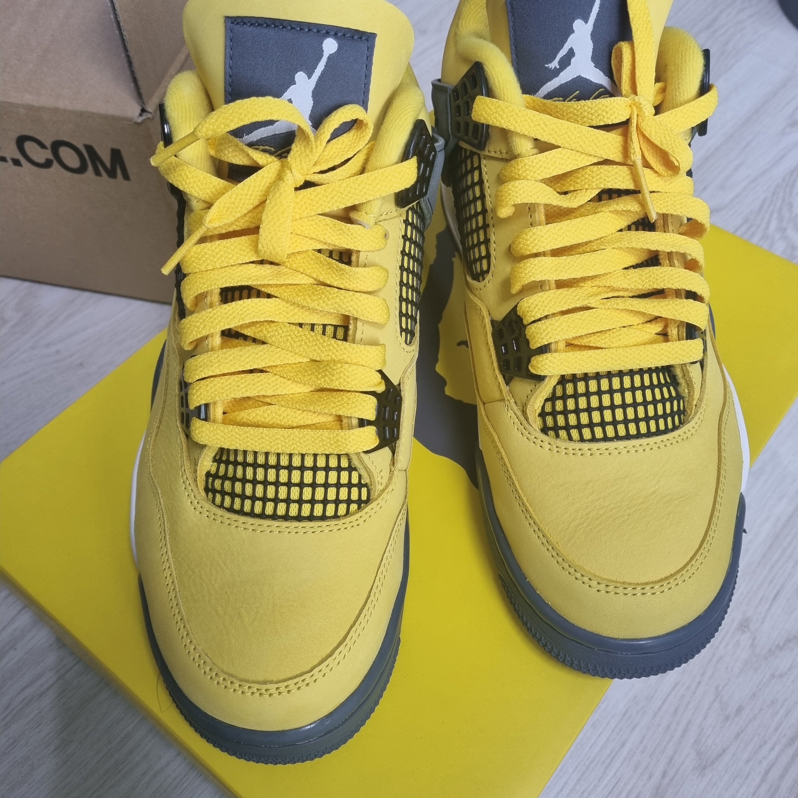 Jordan 4 Retro Tour Yellow 착용 스타일 - 3