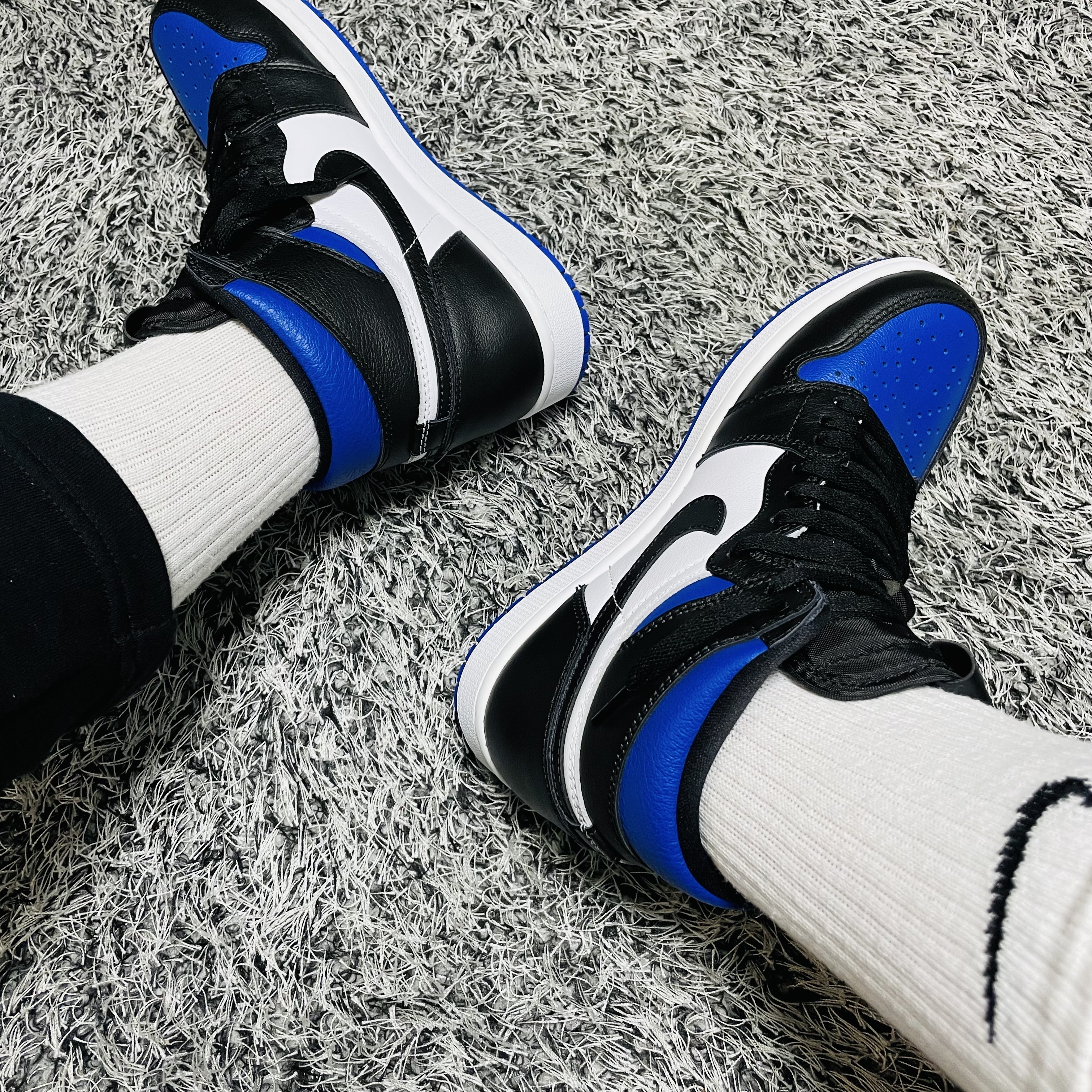 Jordan 1 Retro High OG Royal Toe 착용 스타일 - 1