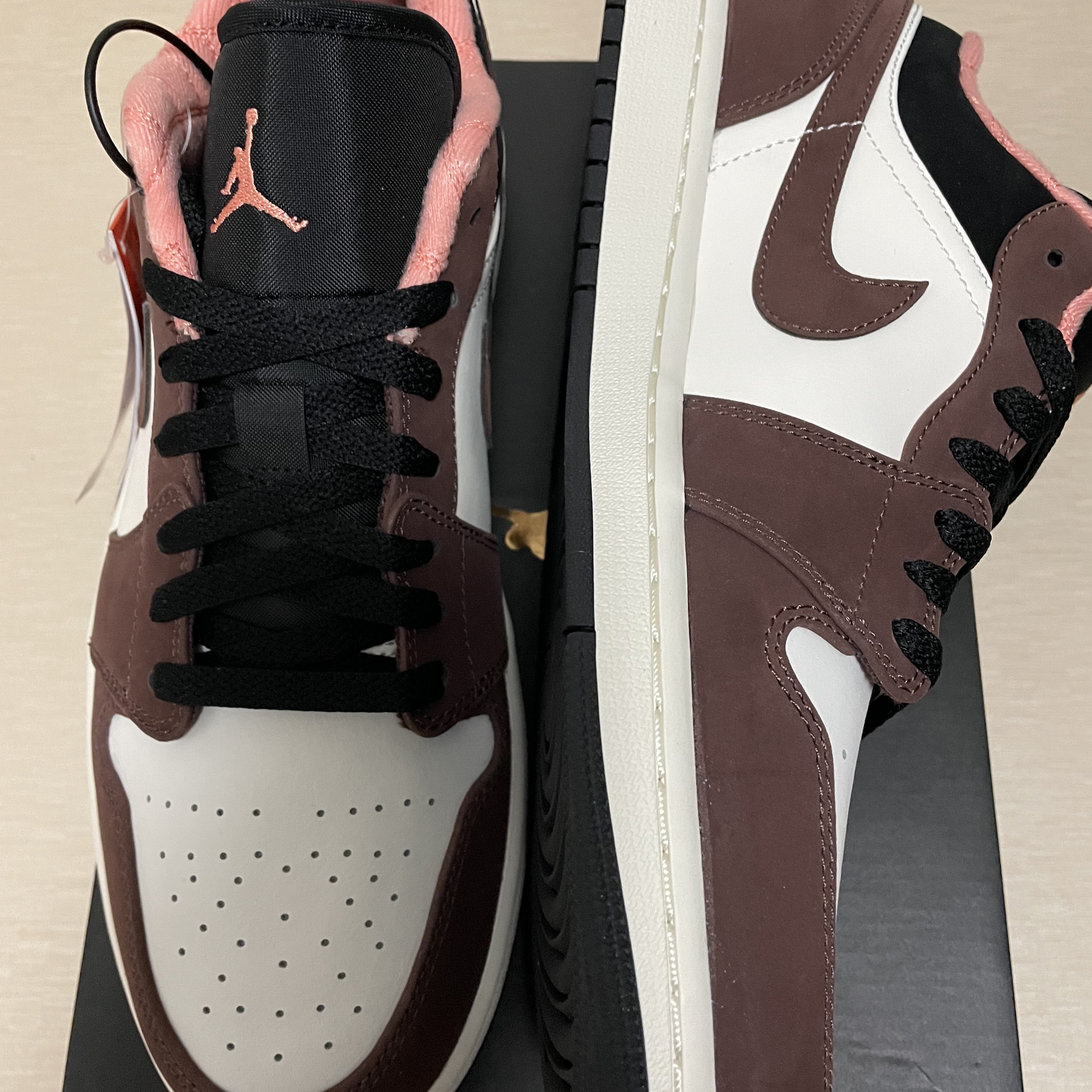 Jordan 1 Low SE Chocolate Bliss 착용 스타일 - 2