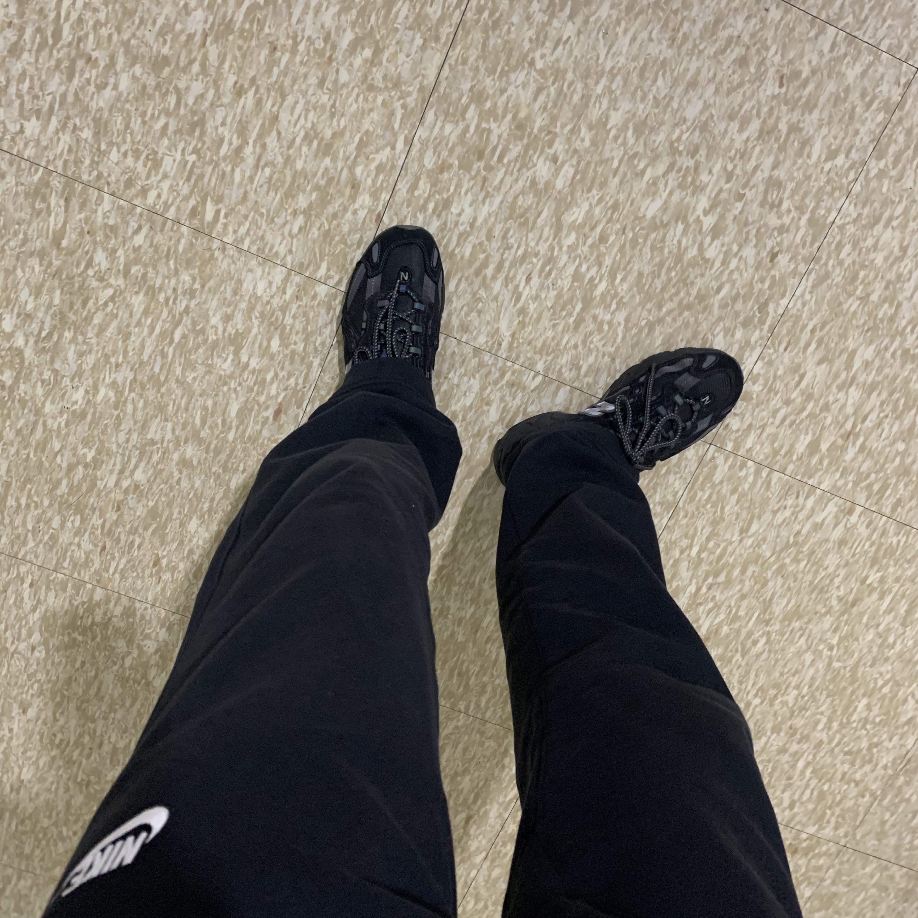 New Balance x Thisisneverthat 827 Black 착용 스타일