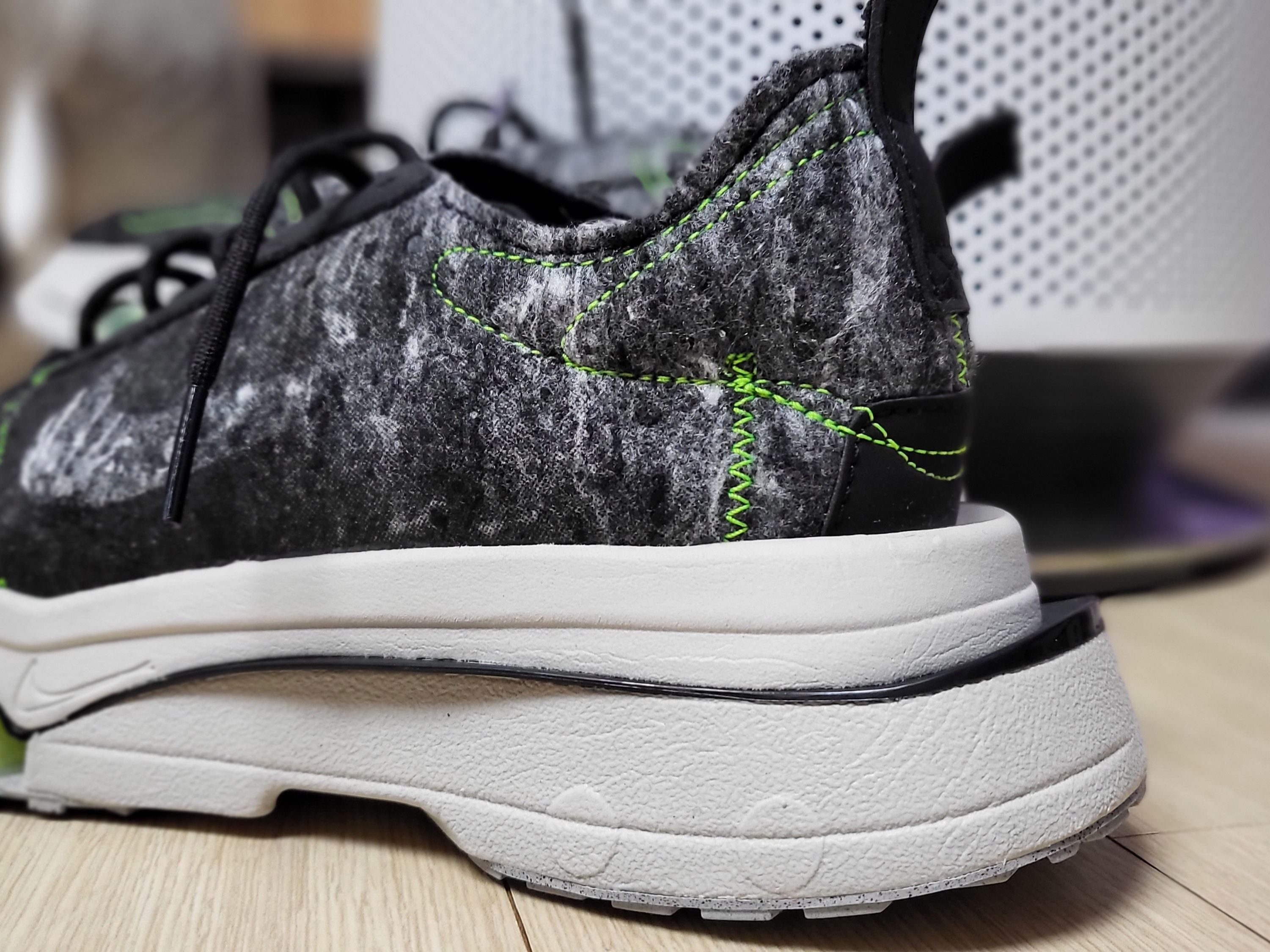 Nike Air Zoom Type Recycled Wool Pack Black Electric Green 착용 스타일 - 3