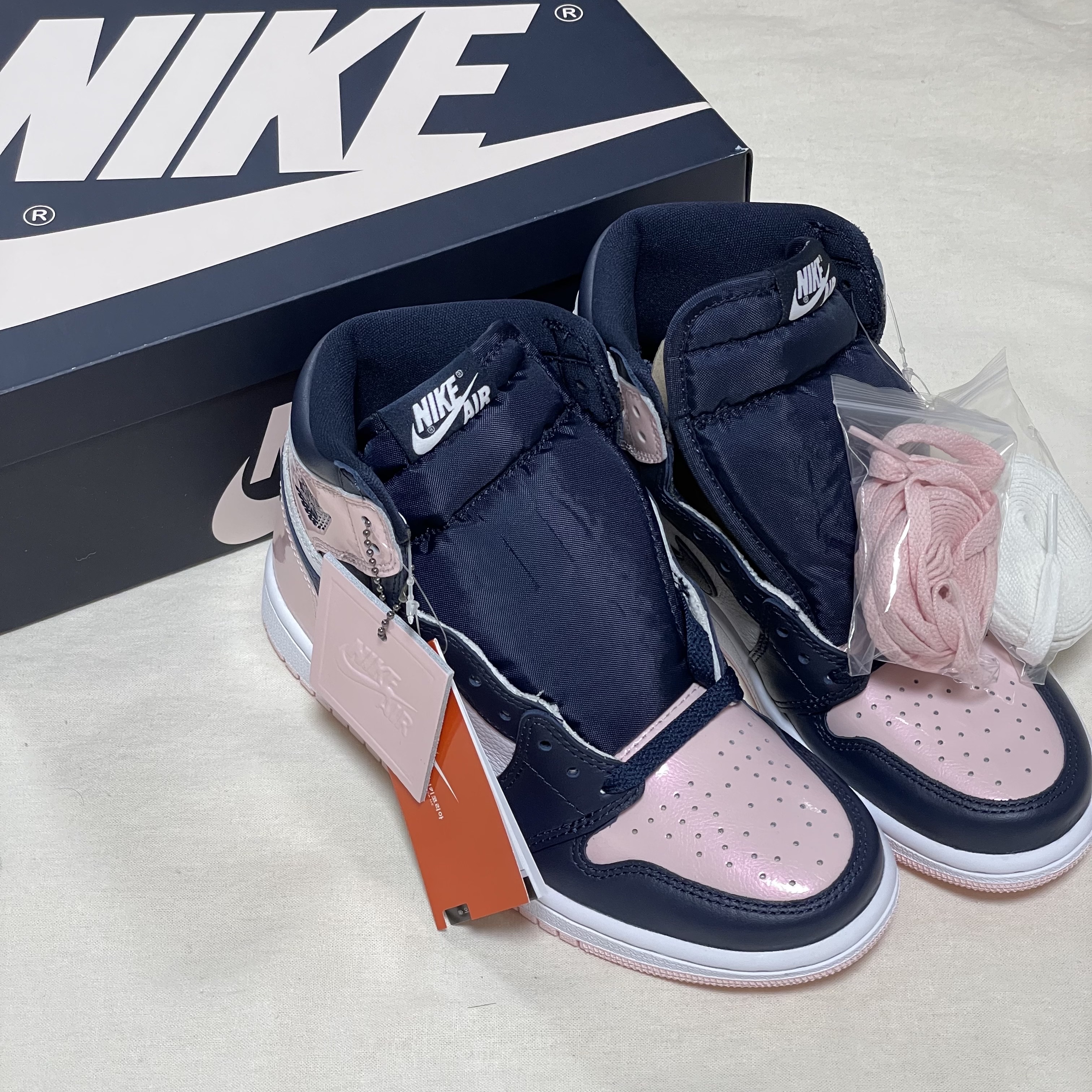 (W) Jordan 1 Retro High OG Atmosphere 착용 스타일 - 2