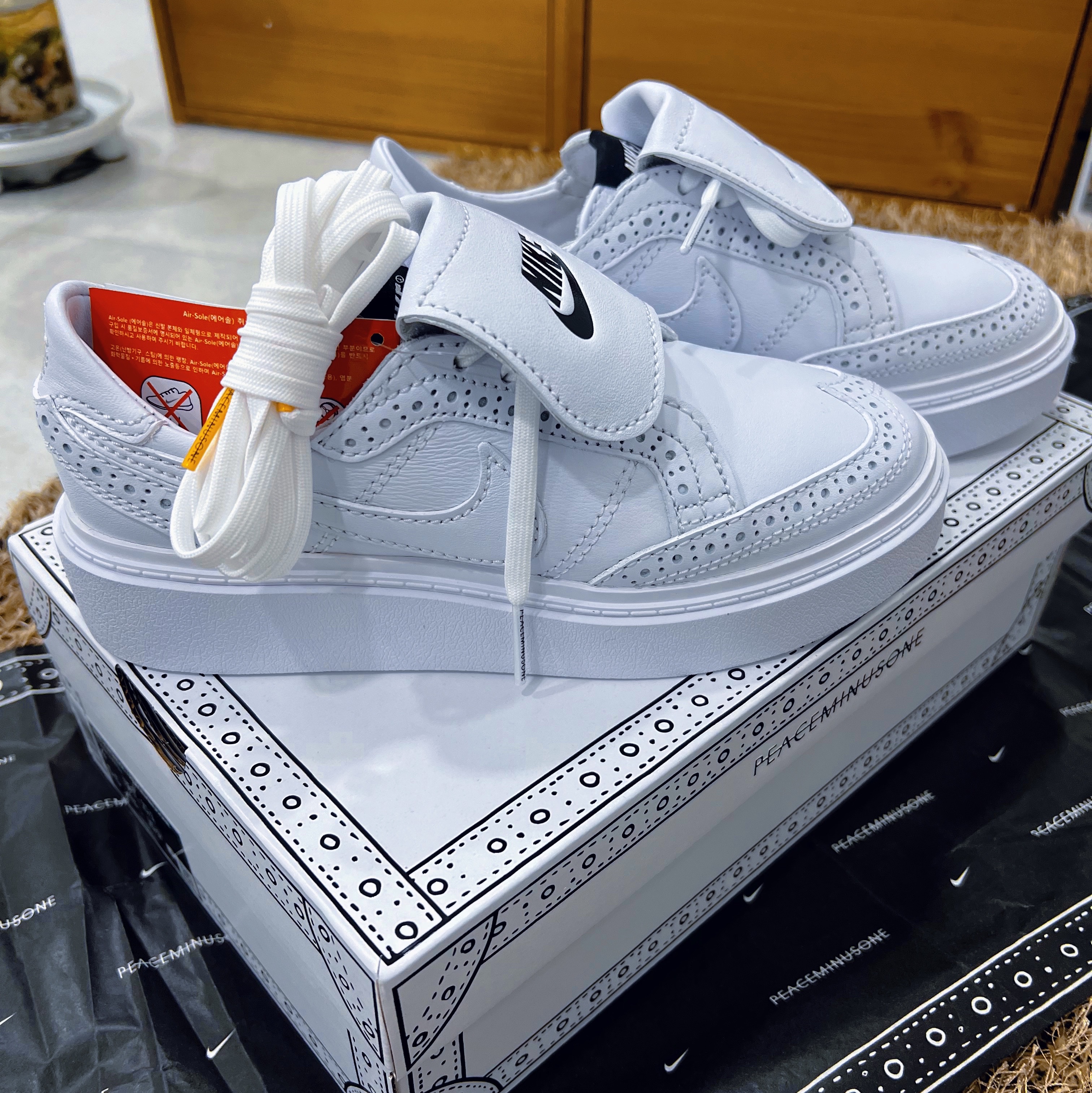 Nike x Peaceminusone Kwondo1 White 착용 스타일 - 2